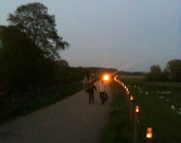 leeffestival herdenking kaarsjes