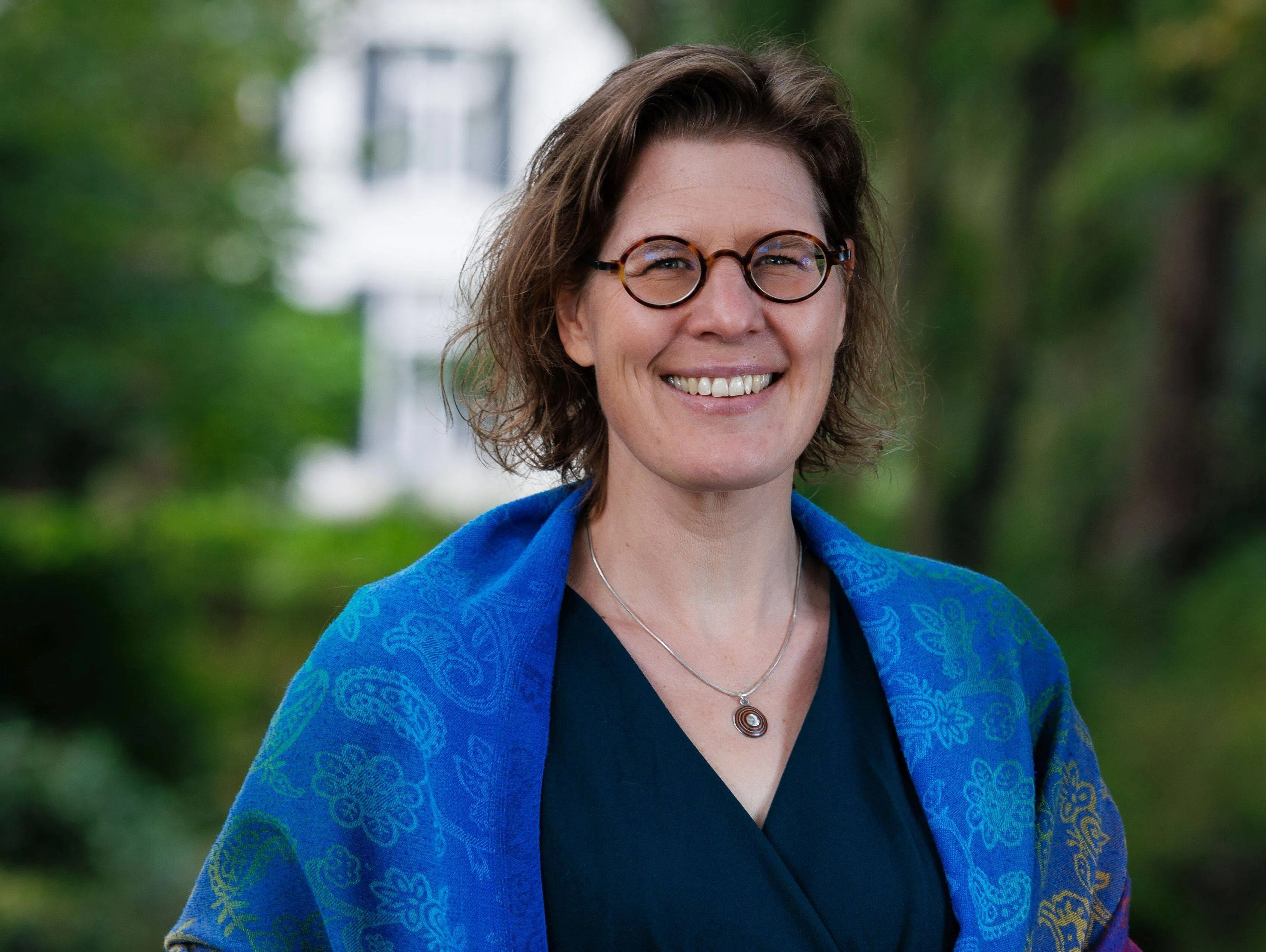 Maud-Hulshof-Portret-Wethouder-liggend