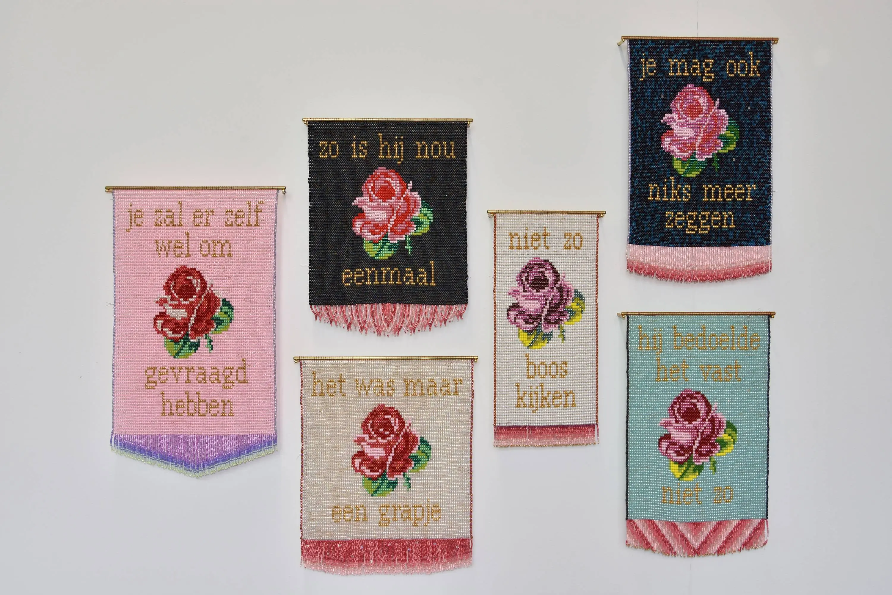 Museum W - Joyce Overheul - overzicht vaandels klein