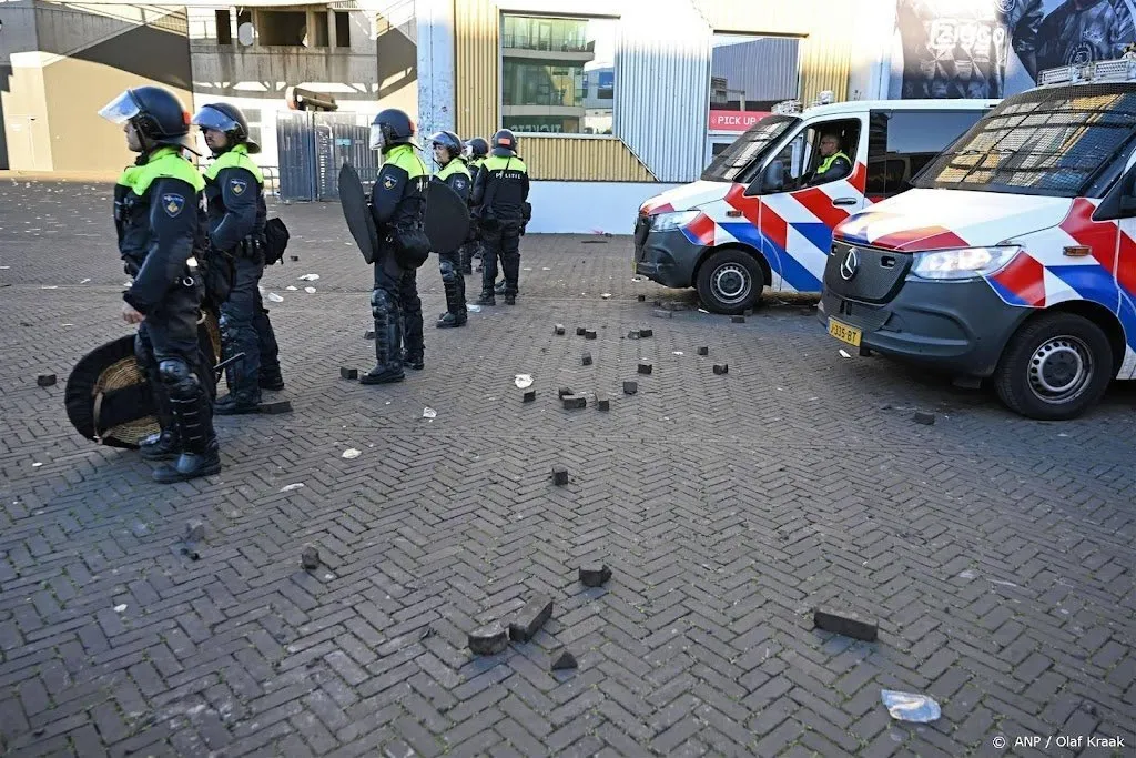 ajax omlaag en omhoog op amsterdamse beurs na chaos van zondag1695627862