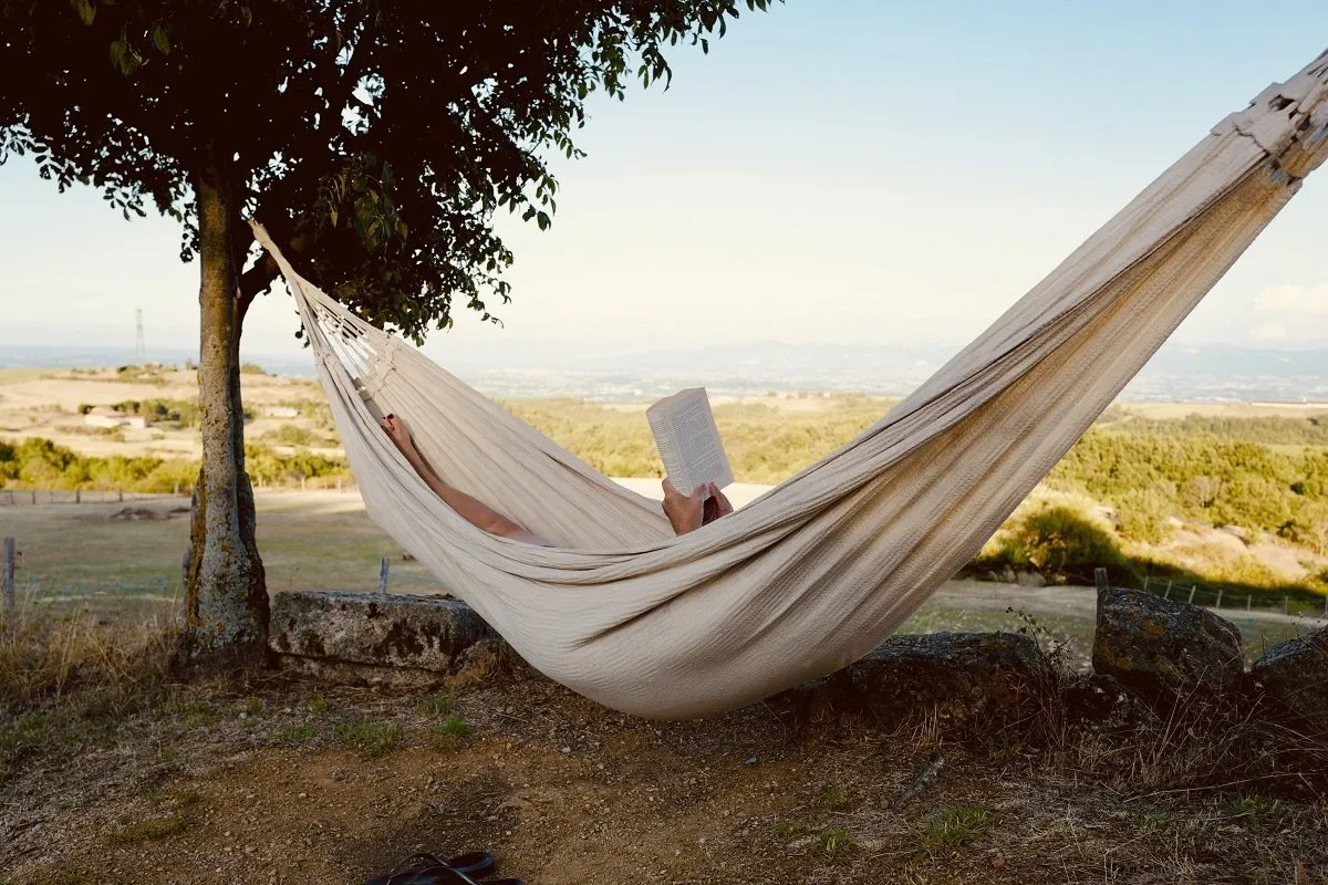 Waarom lezen beter is om te ontspannen dan yoga of meditatie