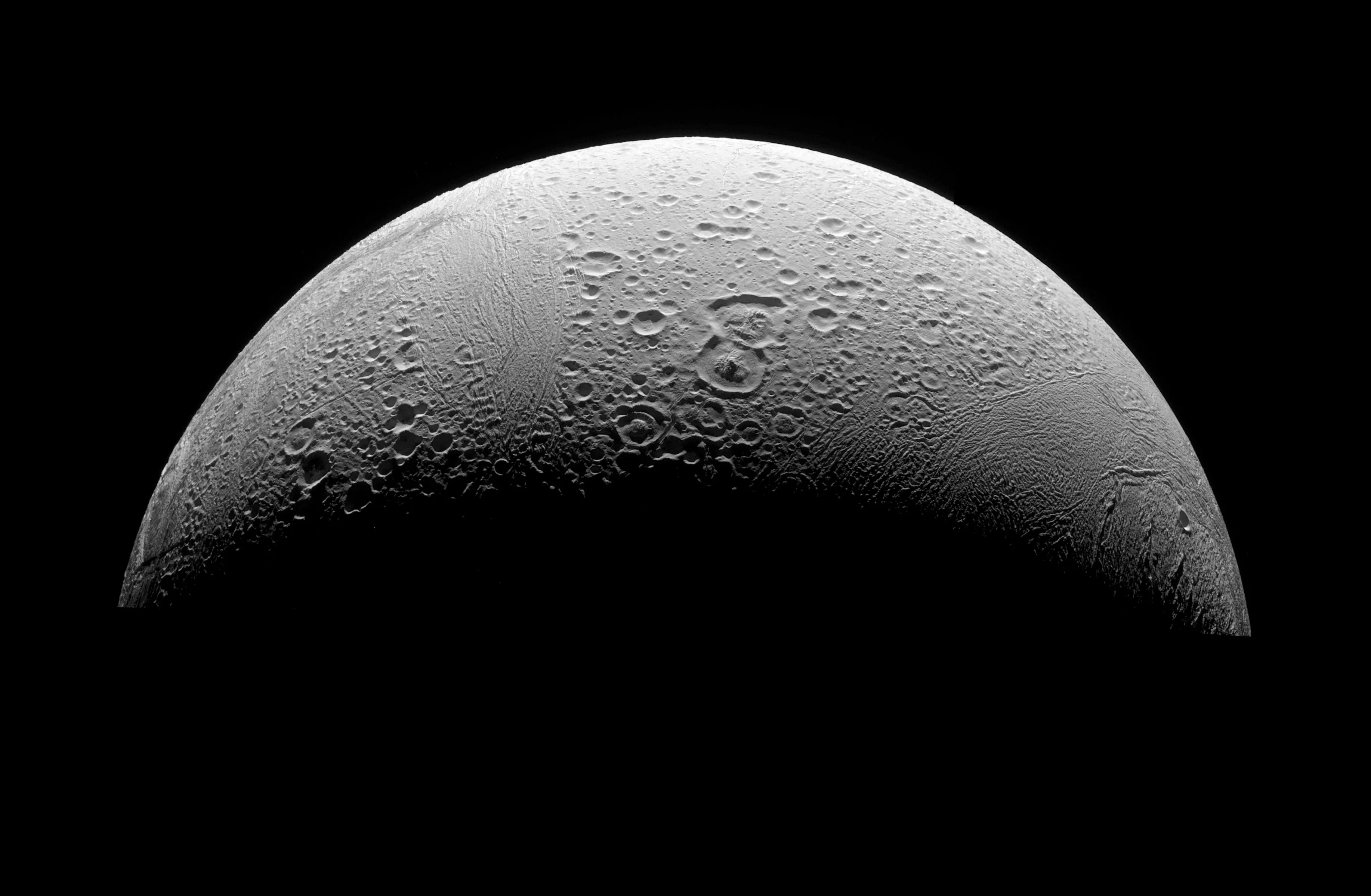 Ontdekking op maan Saturnus biedt hoop op buitenaards leven: "Dit is ongelooflijk"