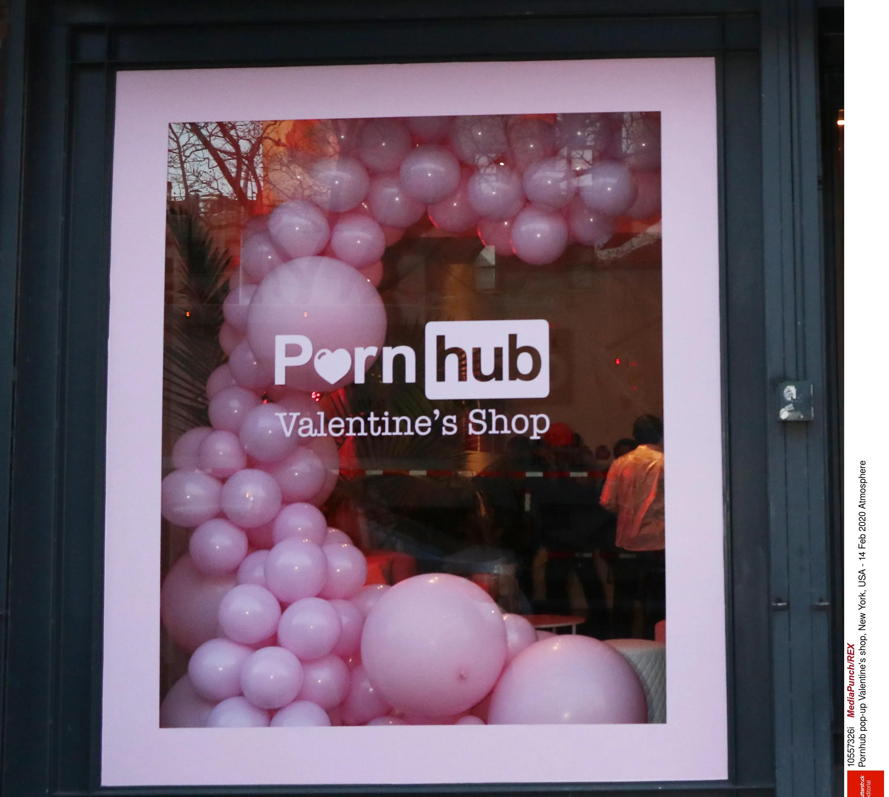 'Pornhub verspreidt video's van verkrachtingen en kinderporno'