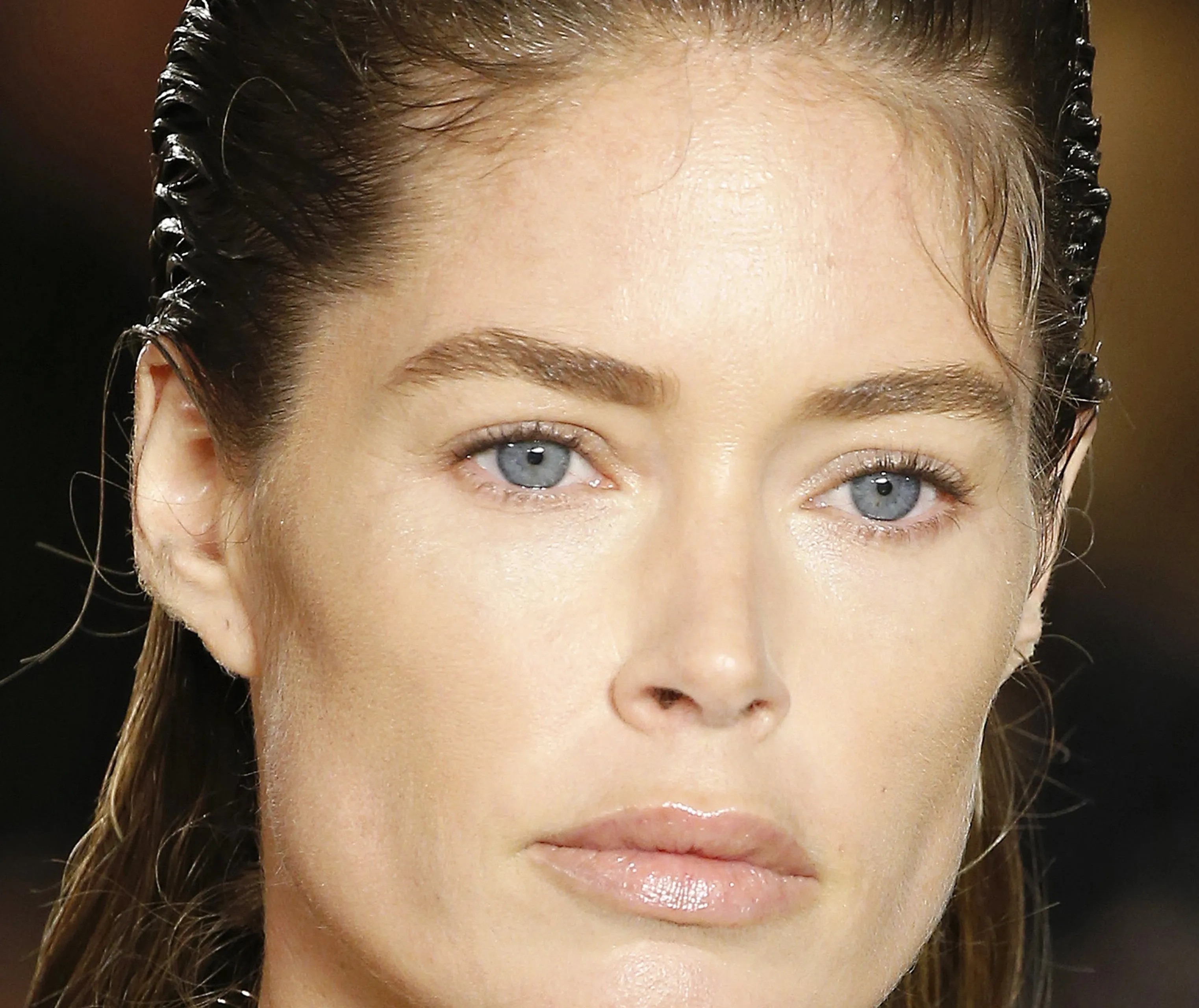 Doutzen Kroes vermoedt coronacomplot van Rutte, bedrijven en de media