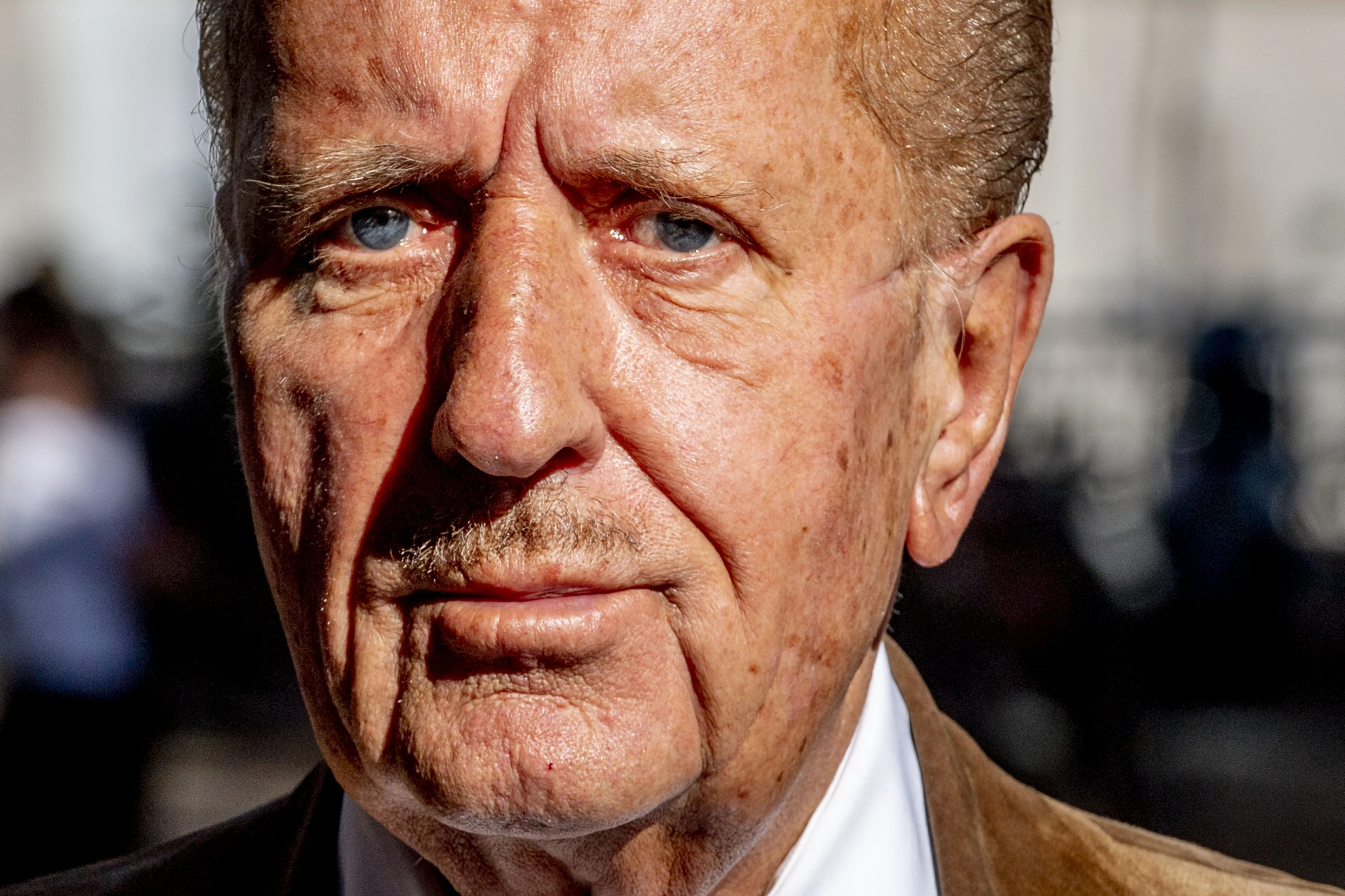 Hiddema belaagd door Forum-extremisten