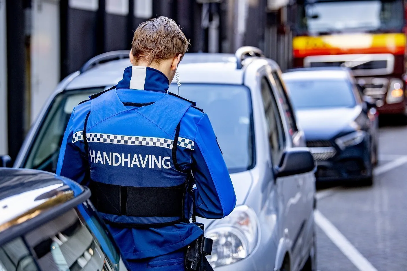 Geld verdienen door foutparkeerders erbij te lappen? In deze stad kan het