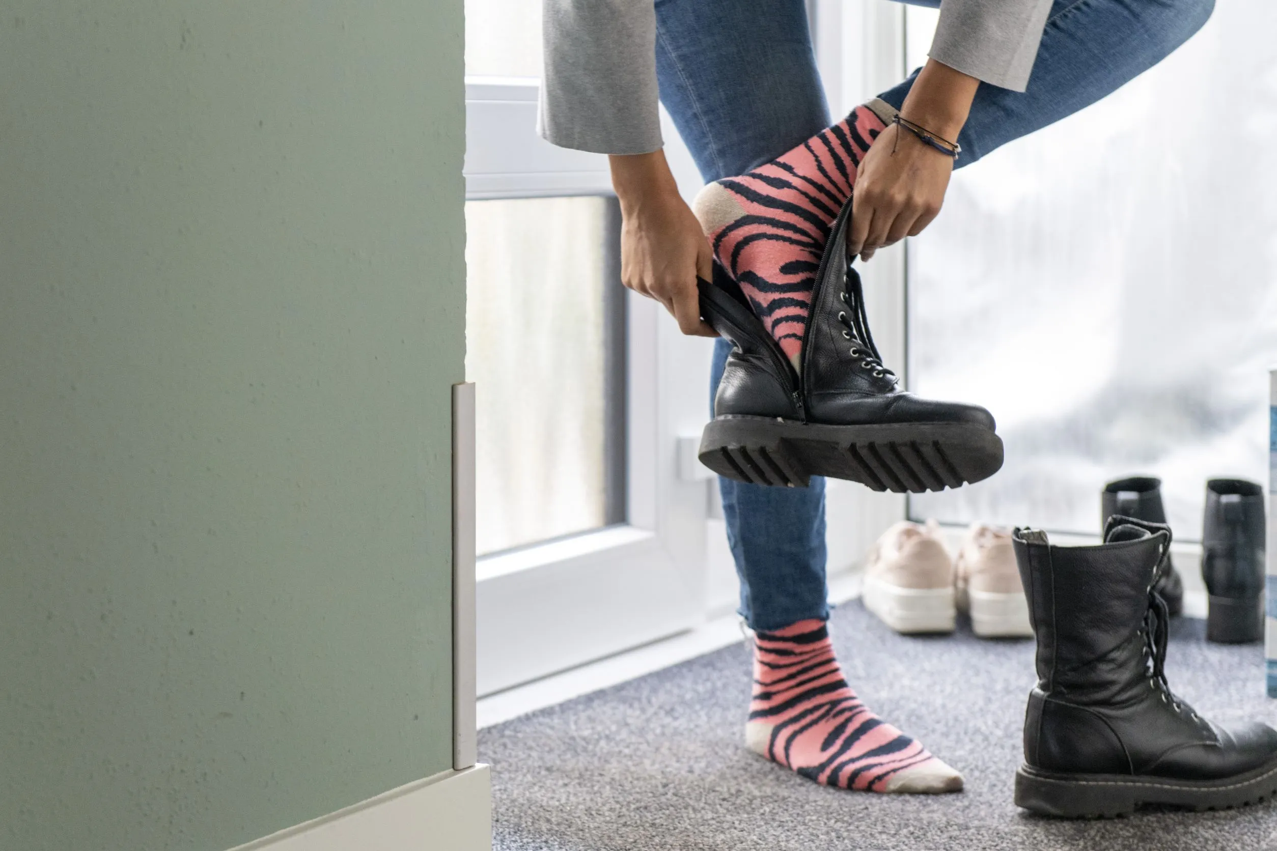 Is het ongezond om je schoenen binnen aan te houden?