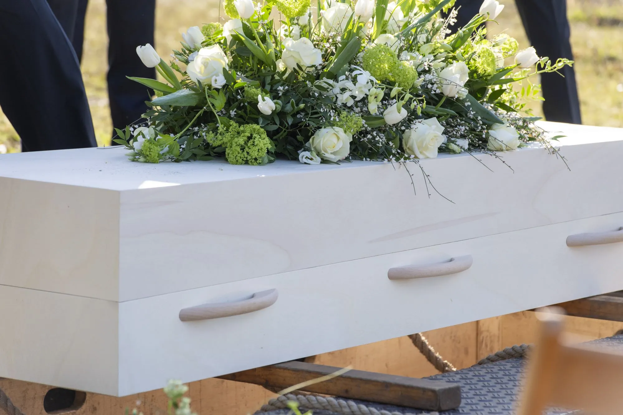 TikTokker zet voor de grap dood in scène. Familie rouwt als hij op eigen begrafenis lachend tevoorschijn springt