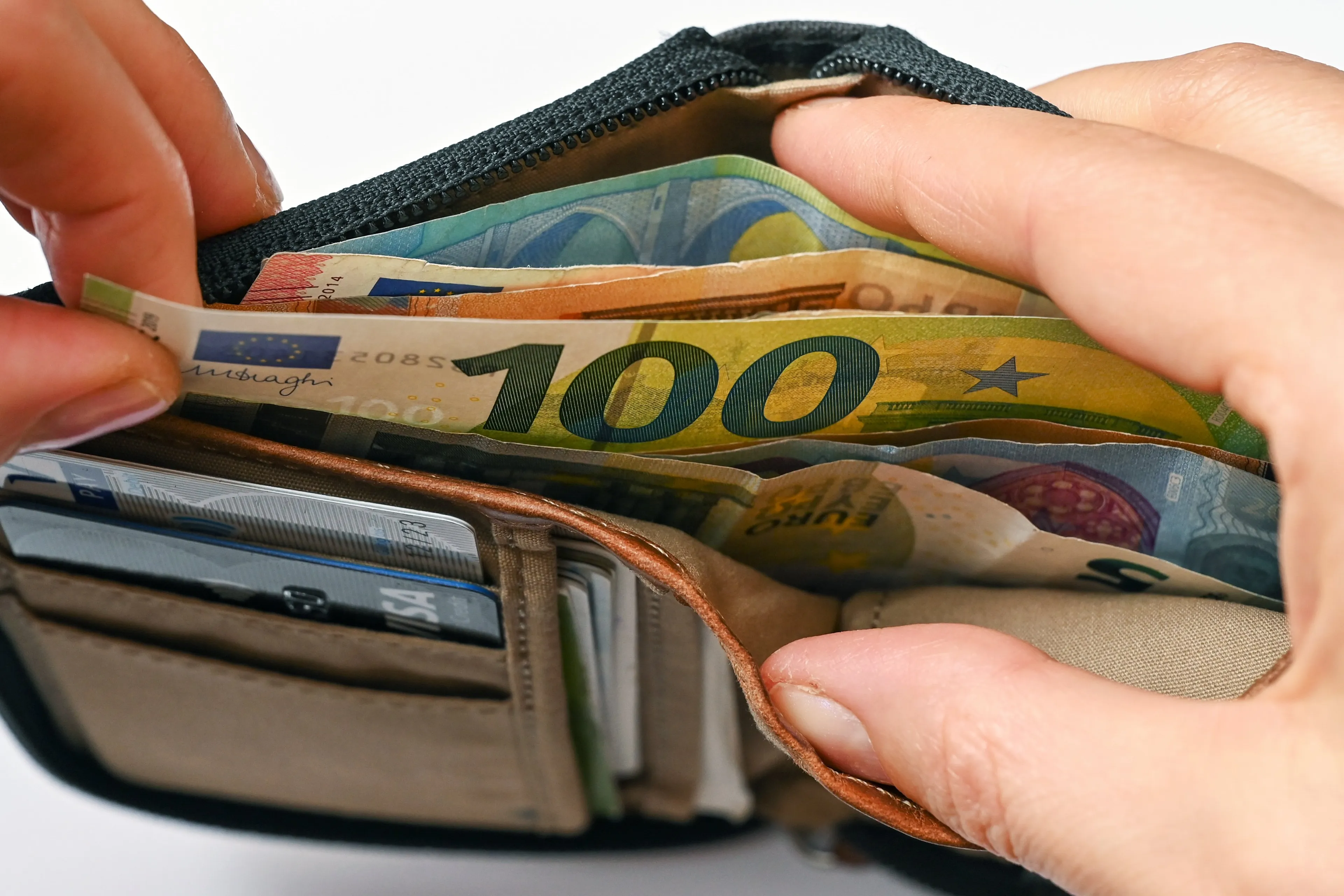 Portemonnee verloren? Je krijgt hem vaker terug als er veel geld inzit