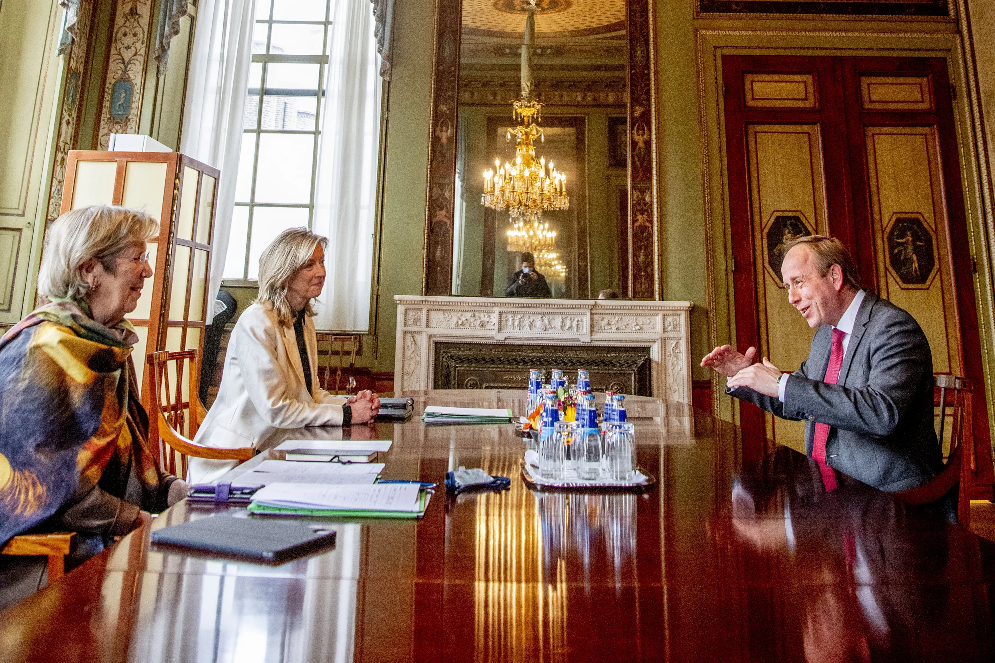 Ollongren en Jorritsma willen niet zeggen waarom ze Omtzigt bespraken