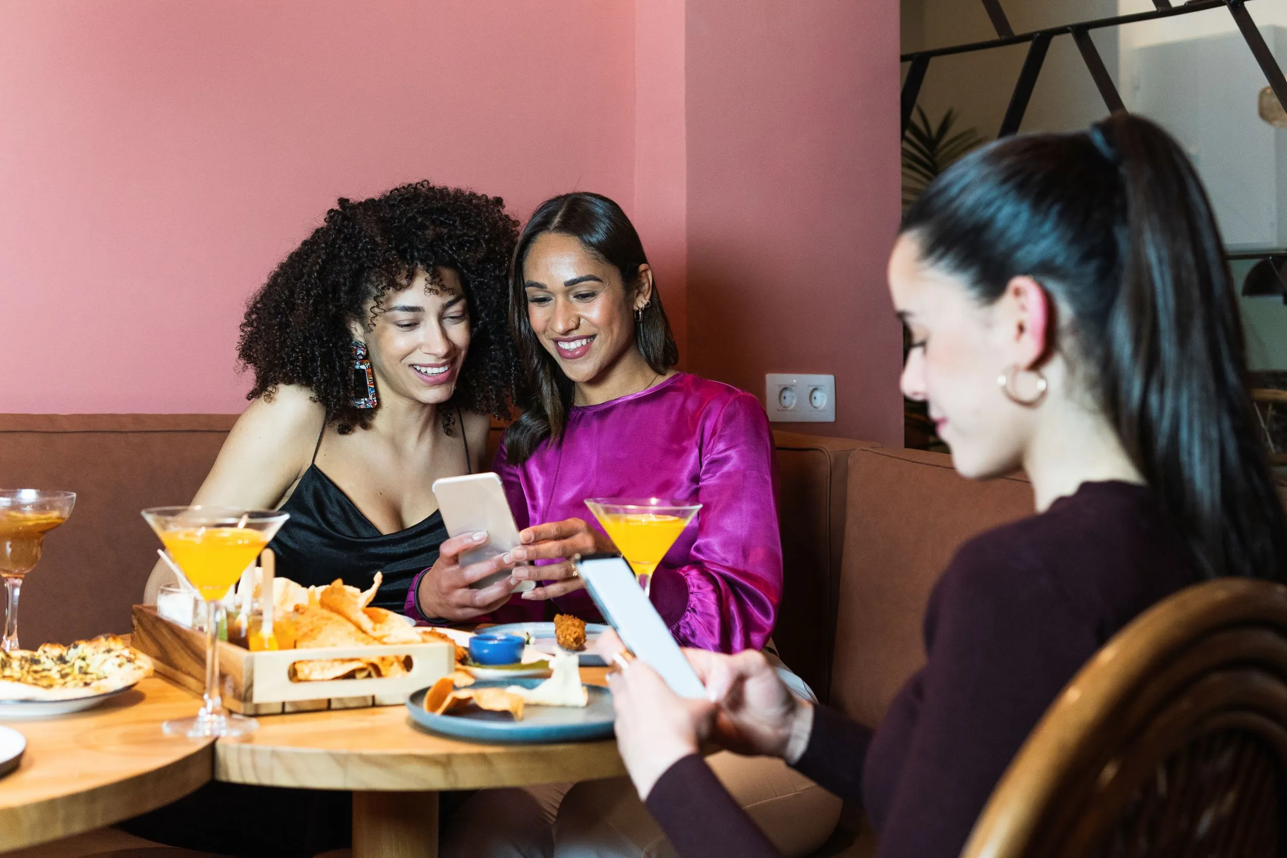 Zijn introverte of extraverte mensen gelukkiger?