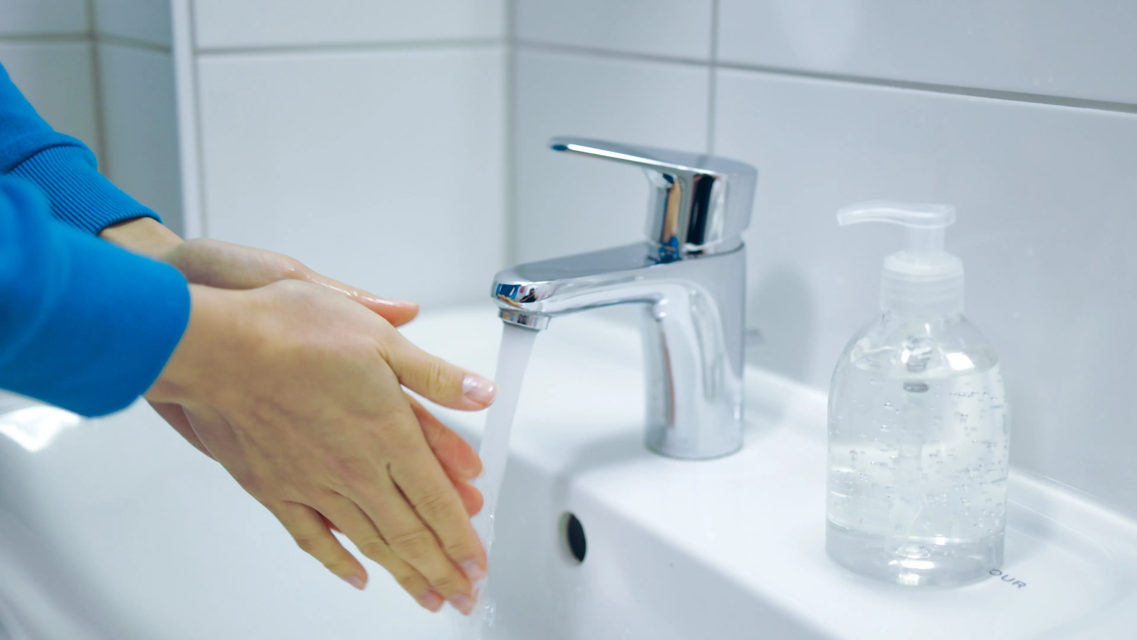 Covid: al dat handen wassen was vermoedelijk nutteloos