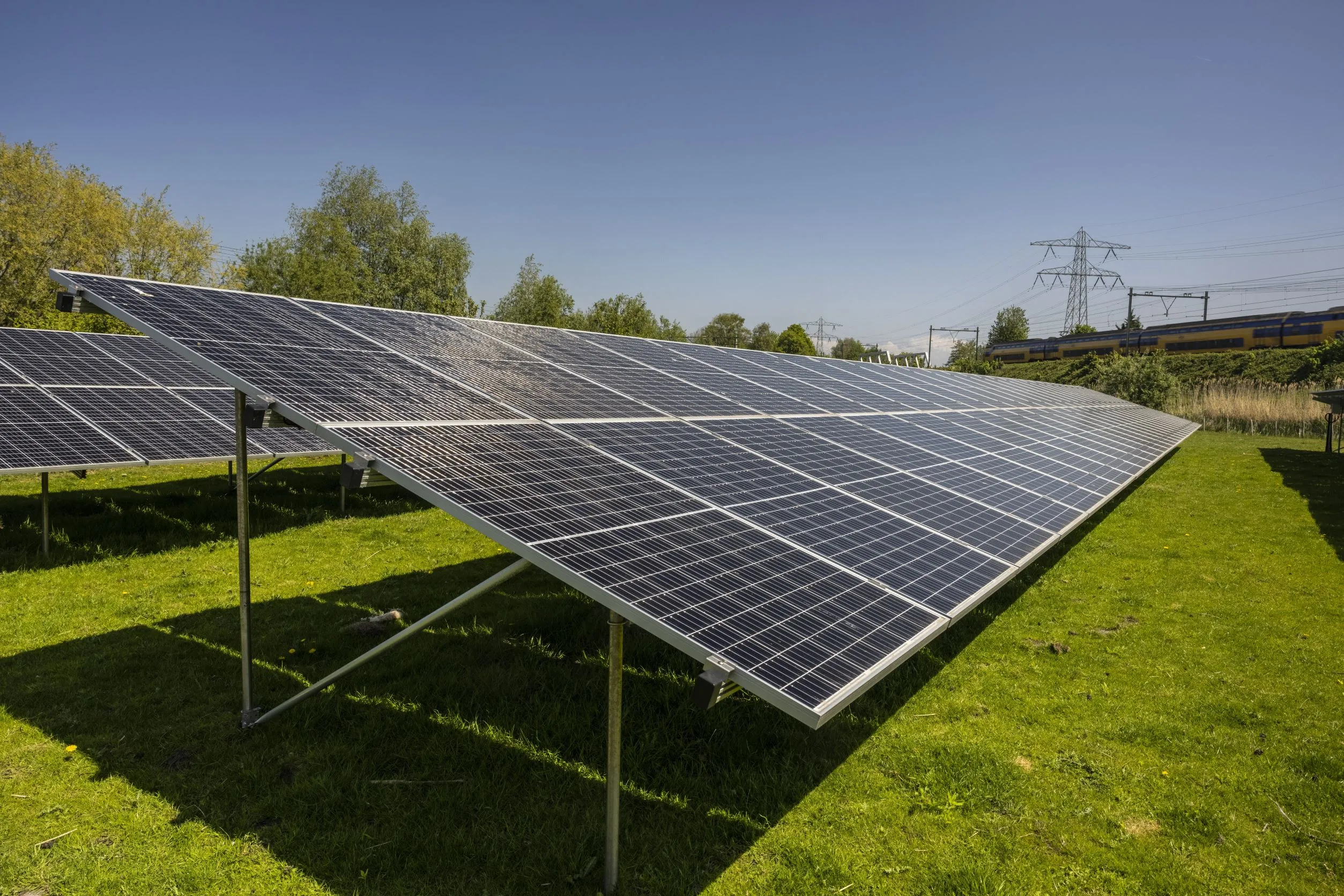 Hoeveel ruimte is nodig om de hele wereld van zonne-energie te voorzien?
