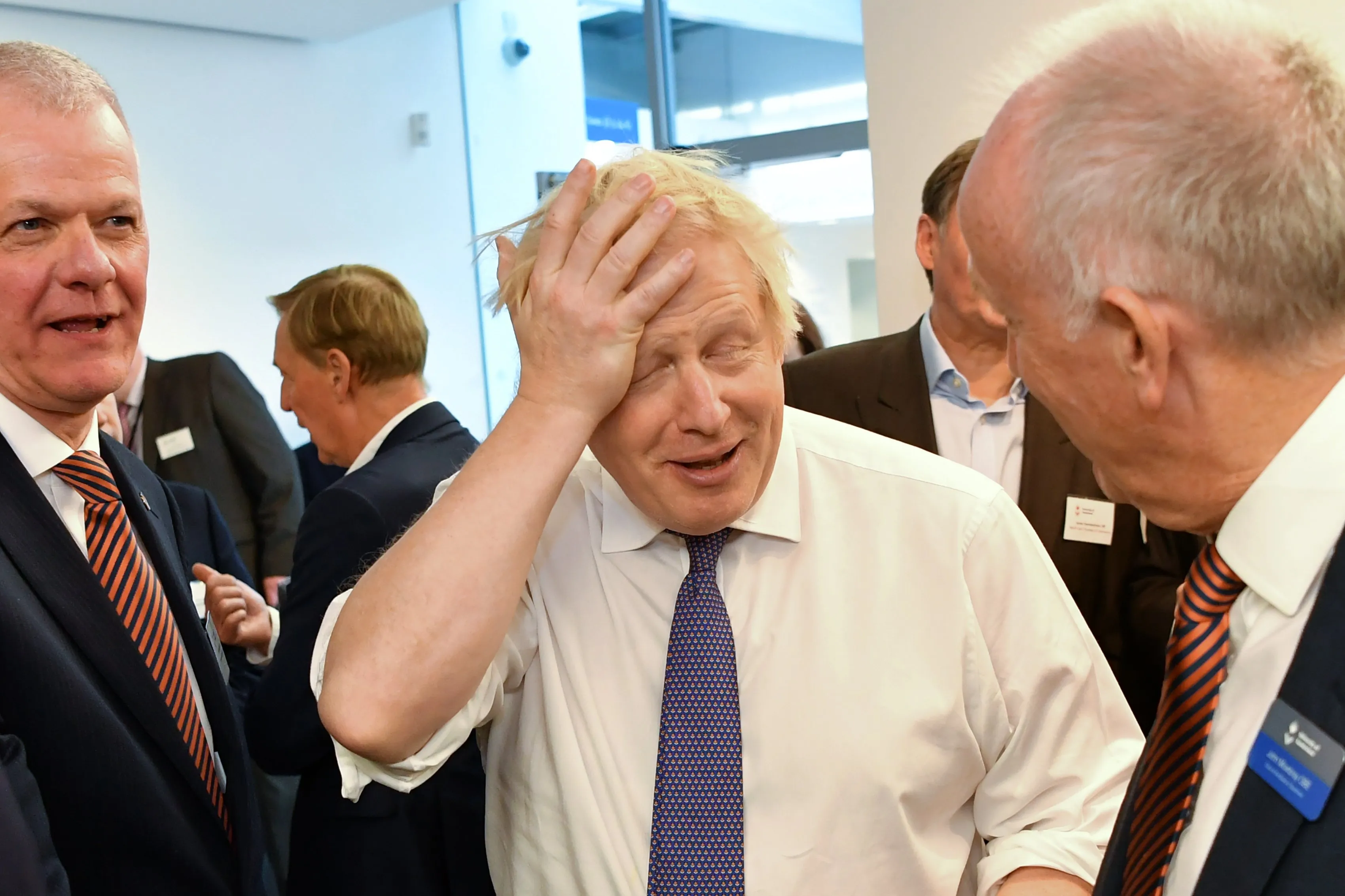 De clown van Downing Street 10: Boris Johnson in 19 bizarre foto's en clips