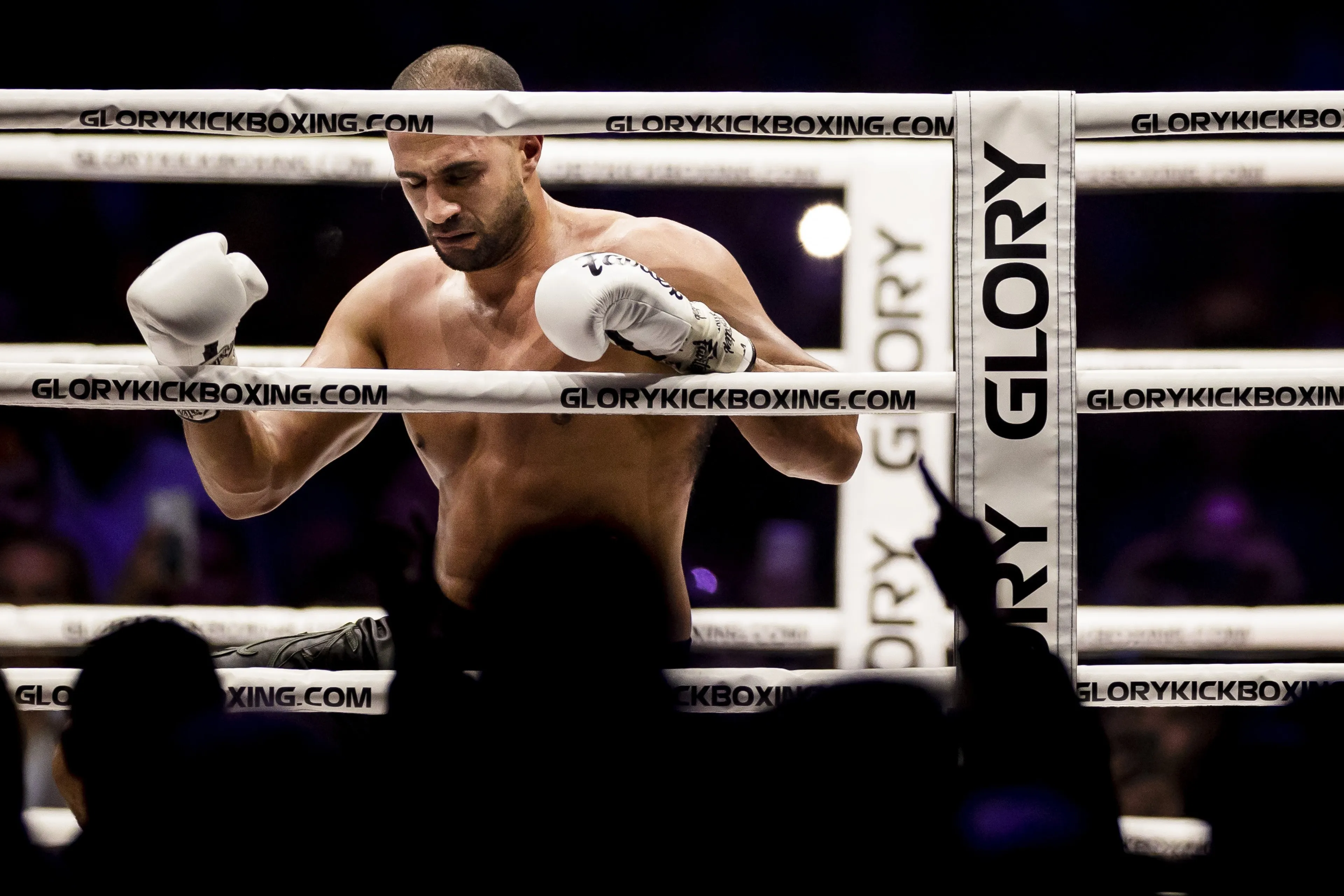 Badr Hari verliest kansloos bij come back