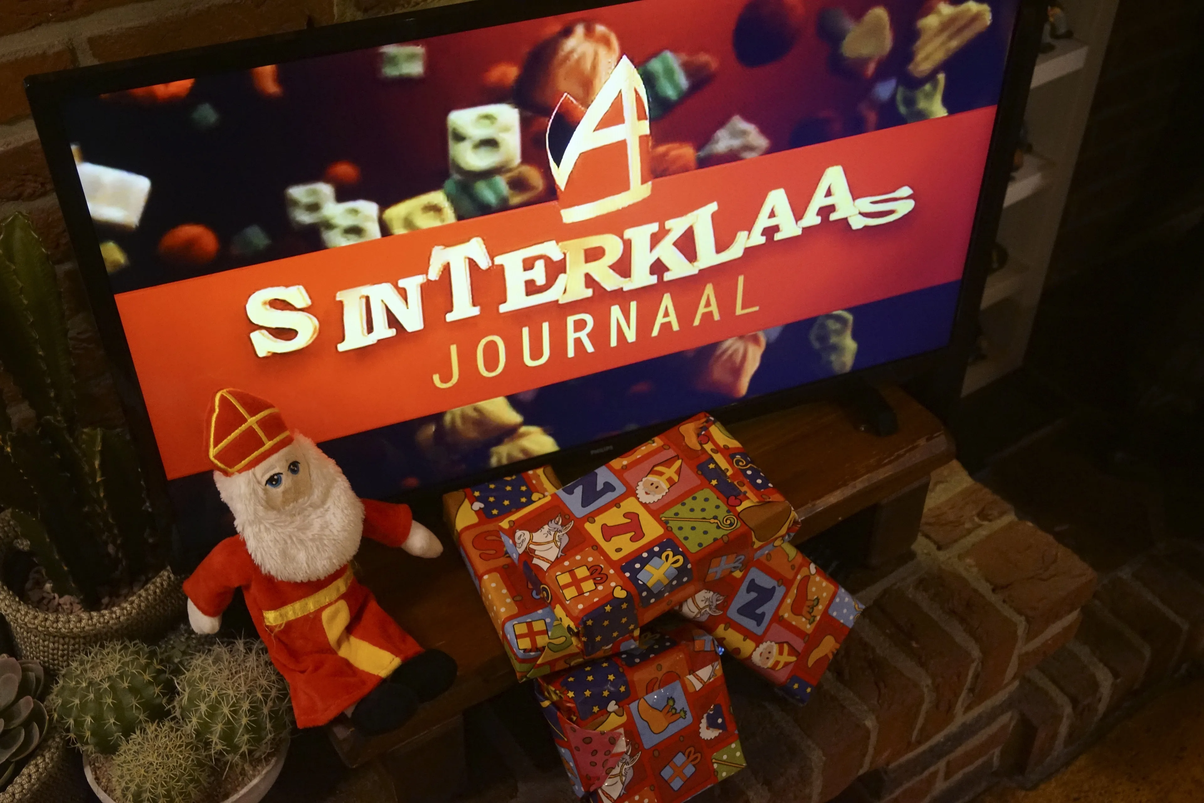 Kinderen ontroostbaar, ouders kwaad: Pakjesboot 12 zinkt in Sinterklaasjournaal 'als de Titanic'