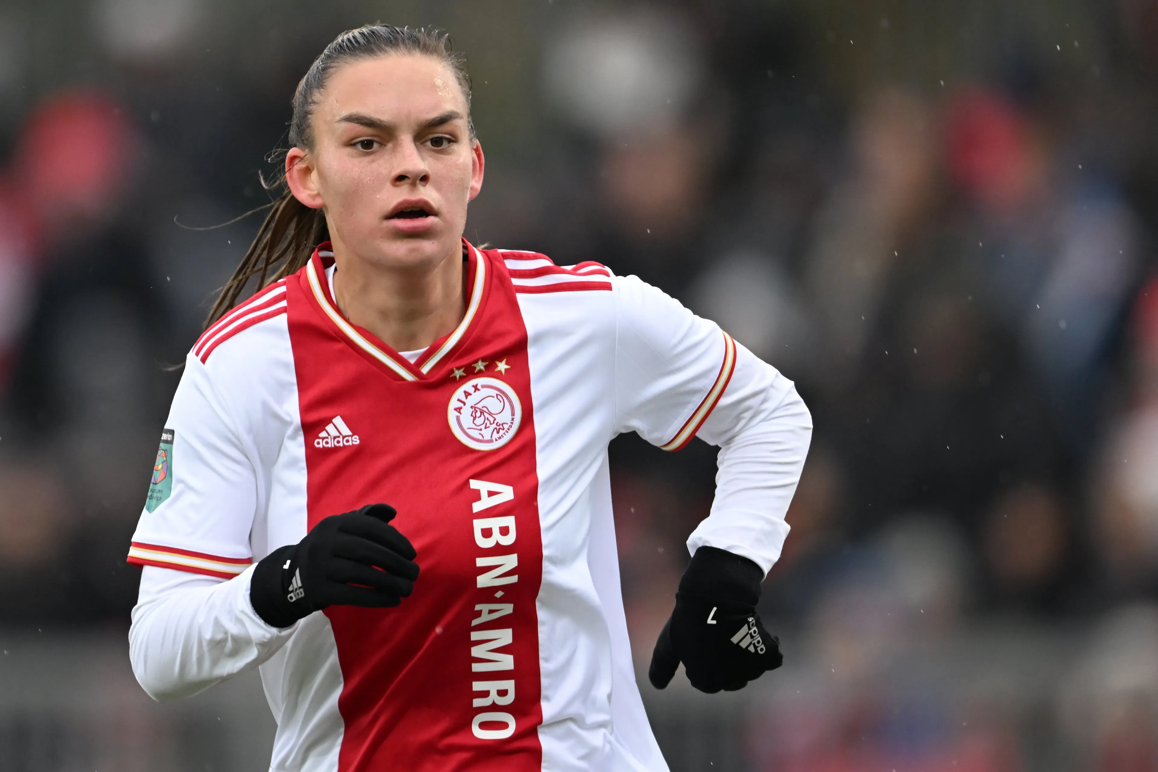 ZIEN: deze bizarre goal uit het Nederlandse vrouwenvoetbal gaat momenteel viraal