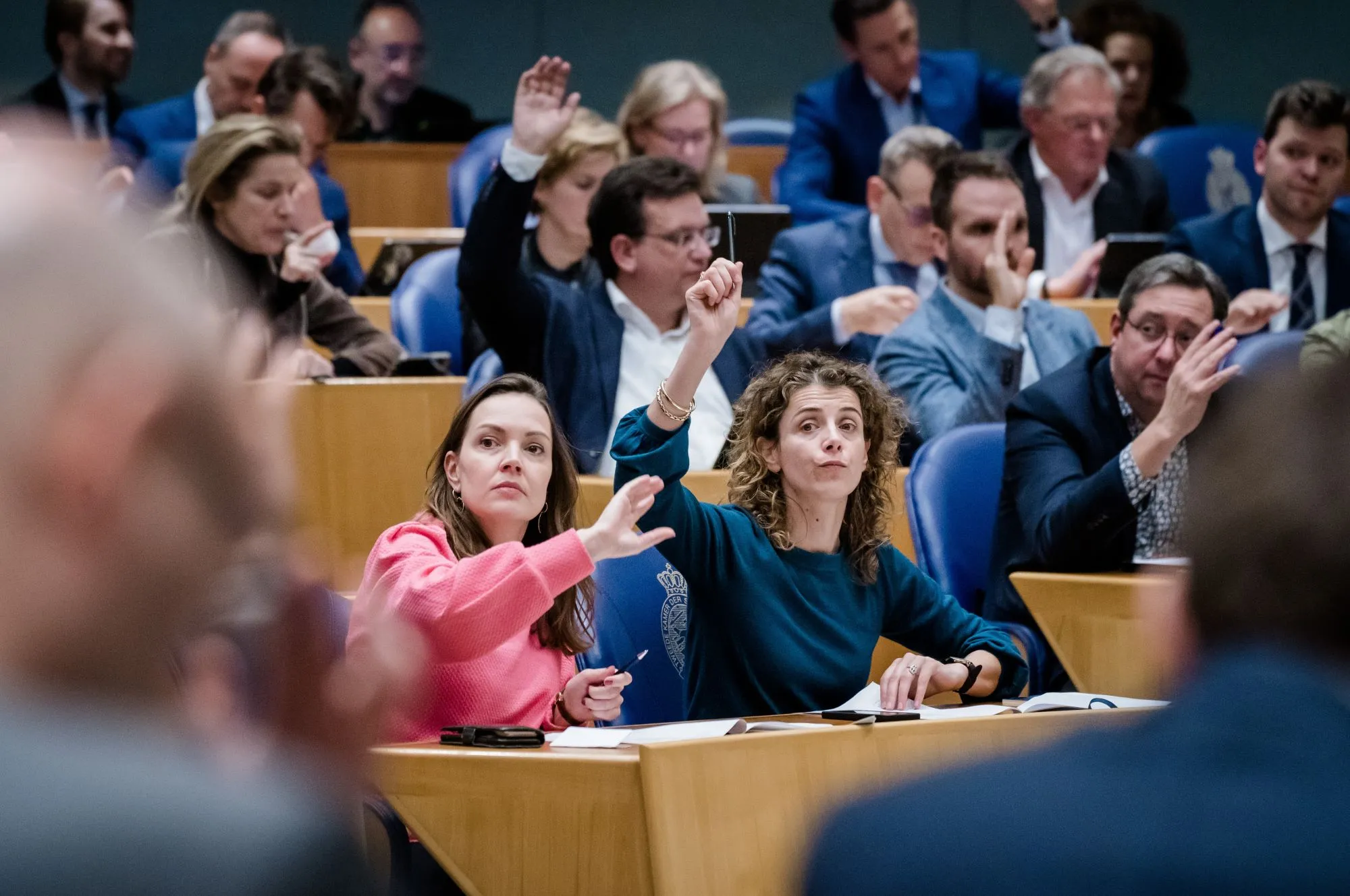 Alarm over aangenomen motie in Tweede Kamer, die rechtsstaat uitholt: rechts blok stemde vóór