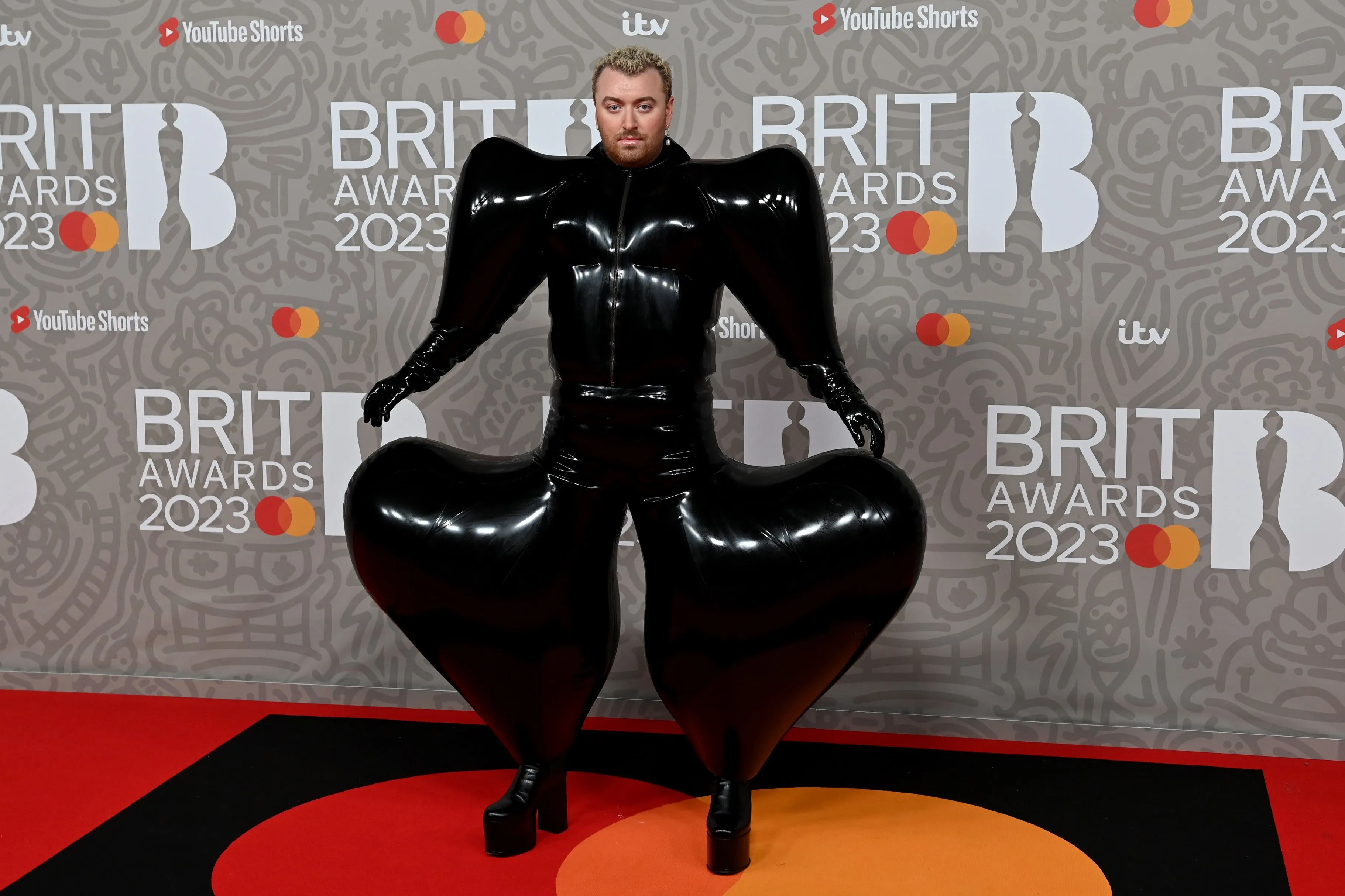 Non-binaire zanger Sam Smith wil graag 'fisher-them' worden