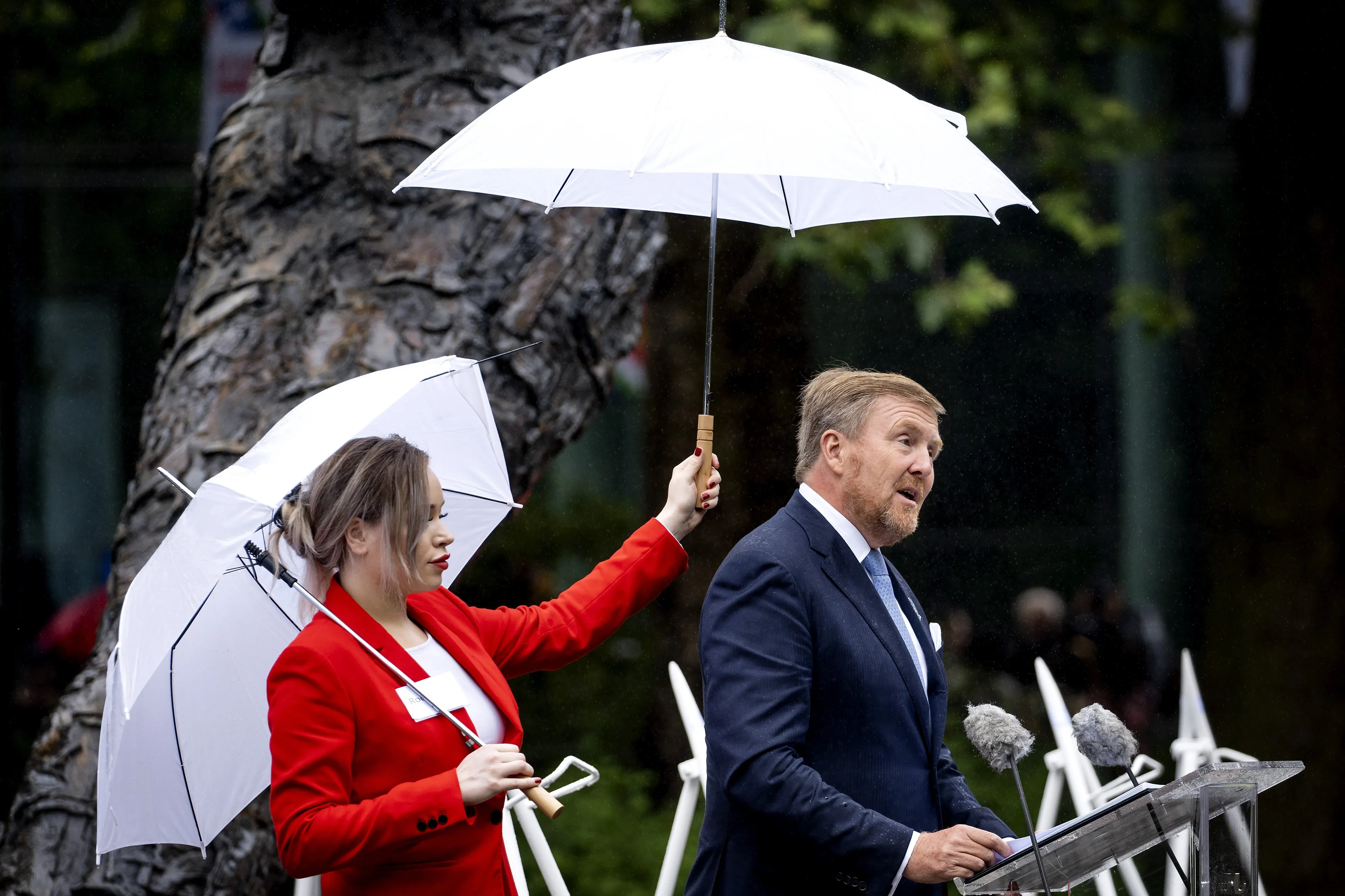 Koning maakt diepe indruk met bijzondere toespraak over de slavernij