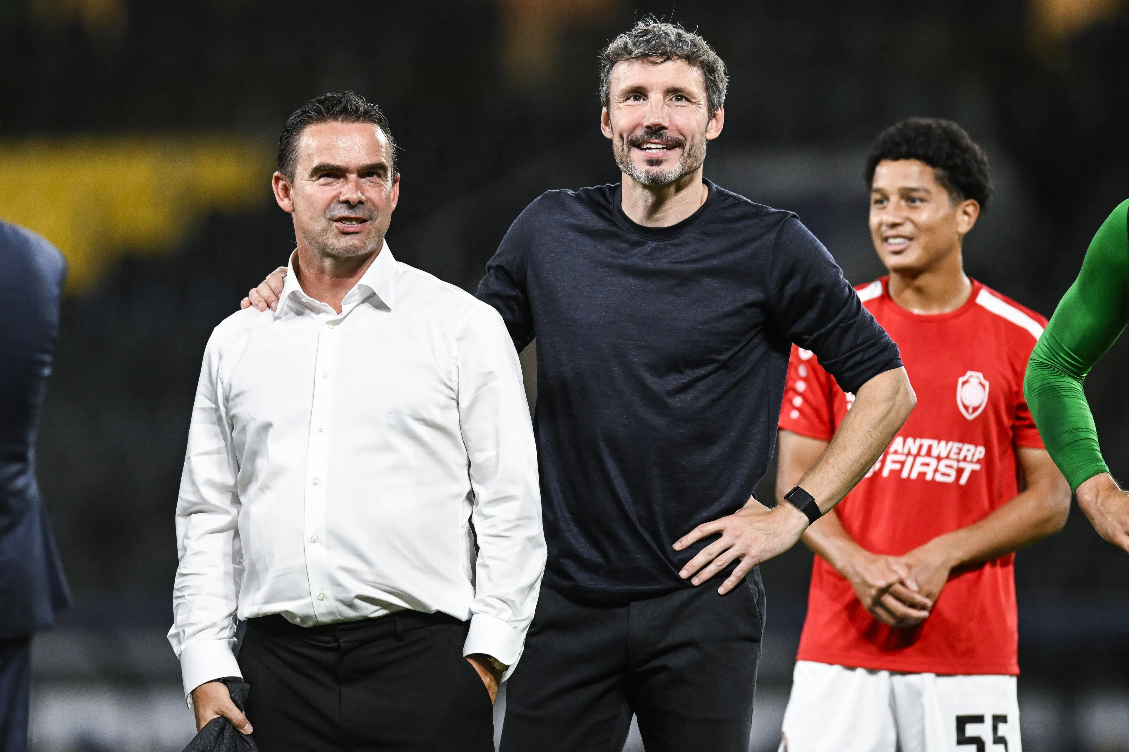Interesse uit Saoedi-Arabië voor Van Bommel én Overmars