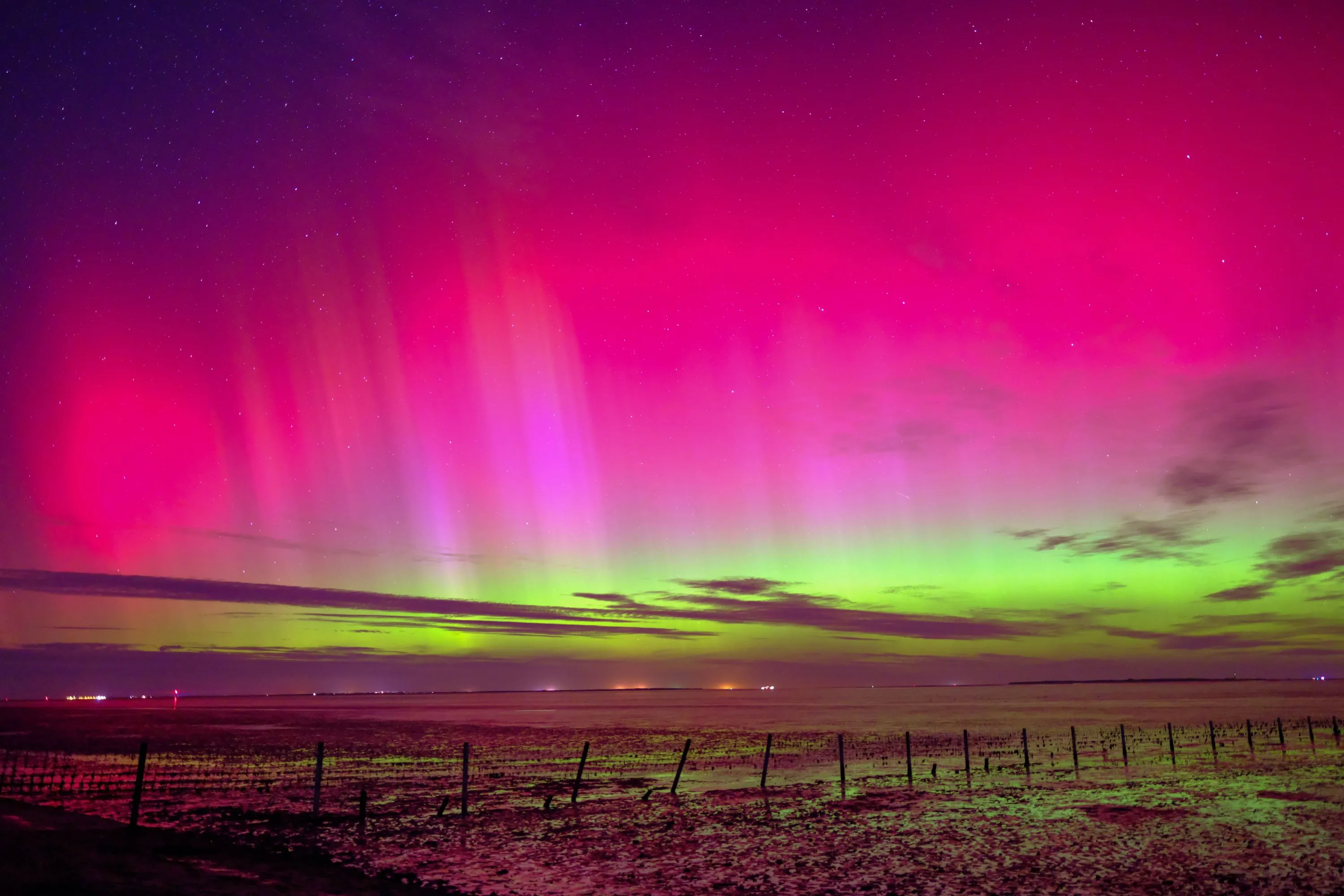 Zien: Natuurfotograaf legt spectaculair noorderlicht vast in de heuvels bij Nijmegen