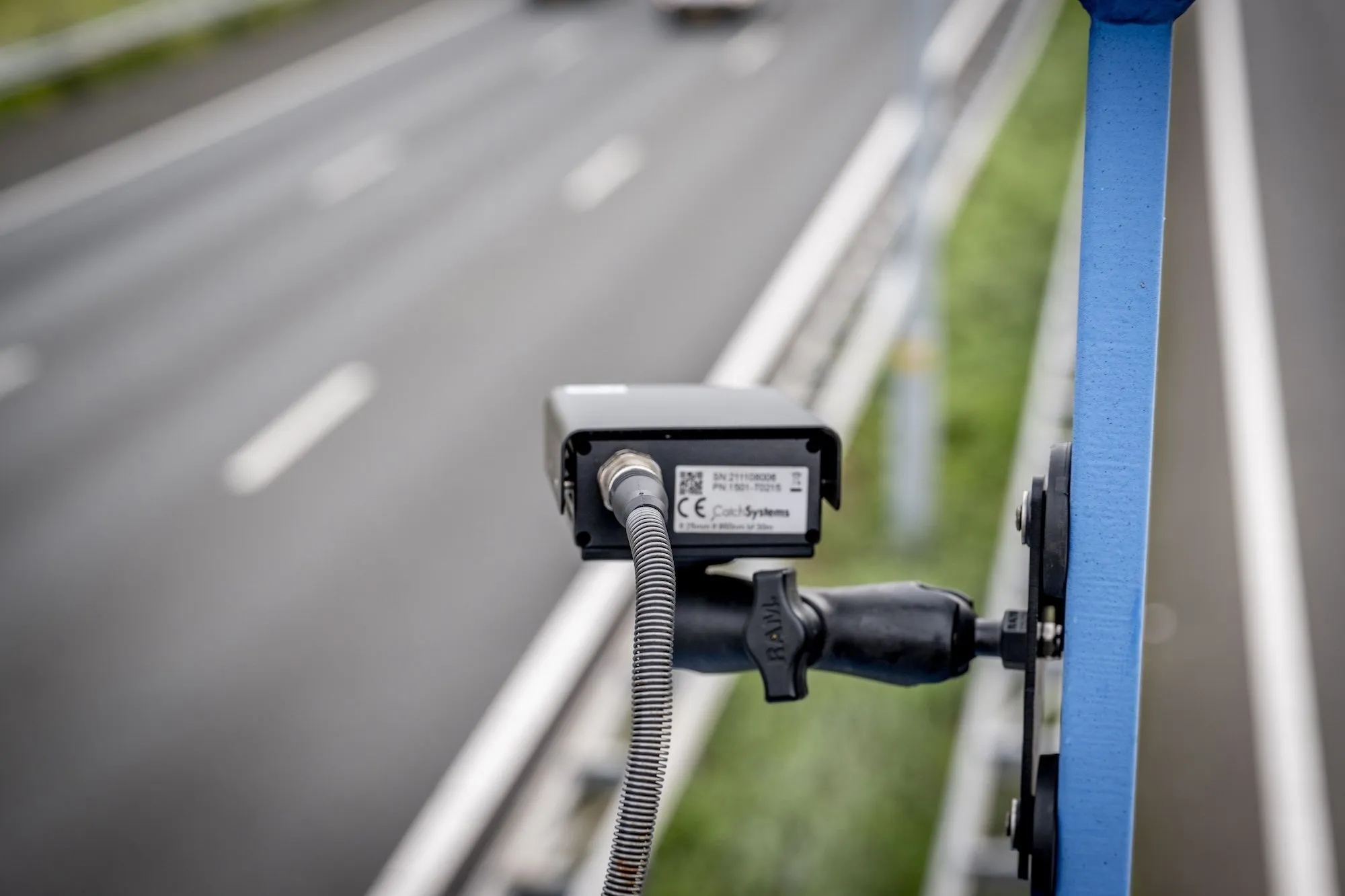 Extra flitspalen tegen racen en appen