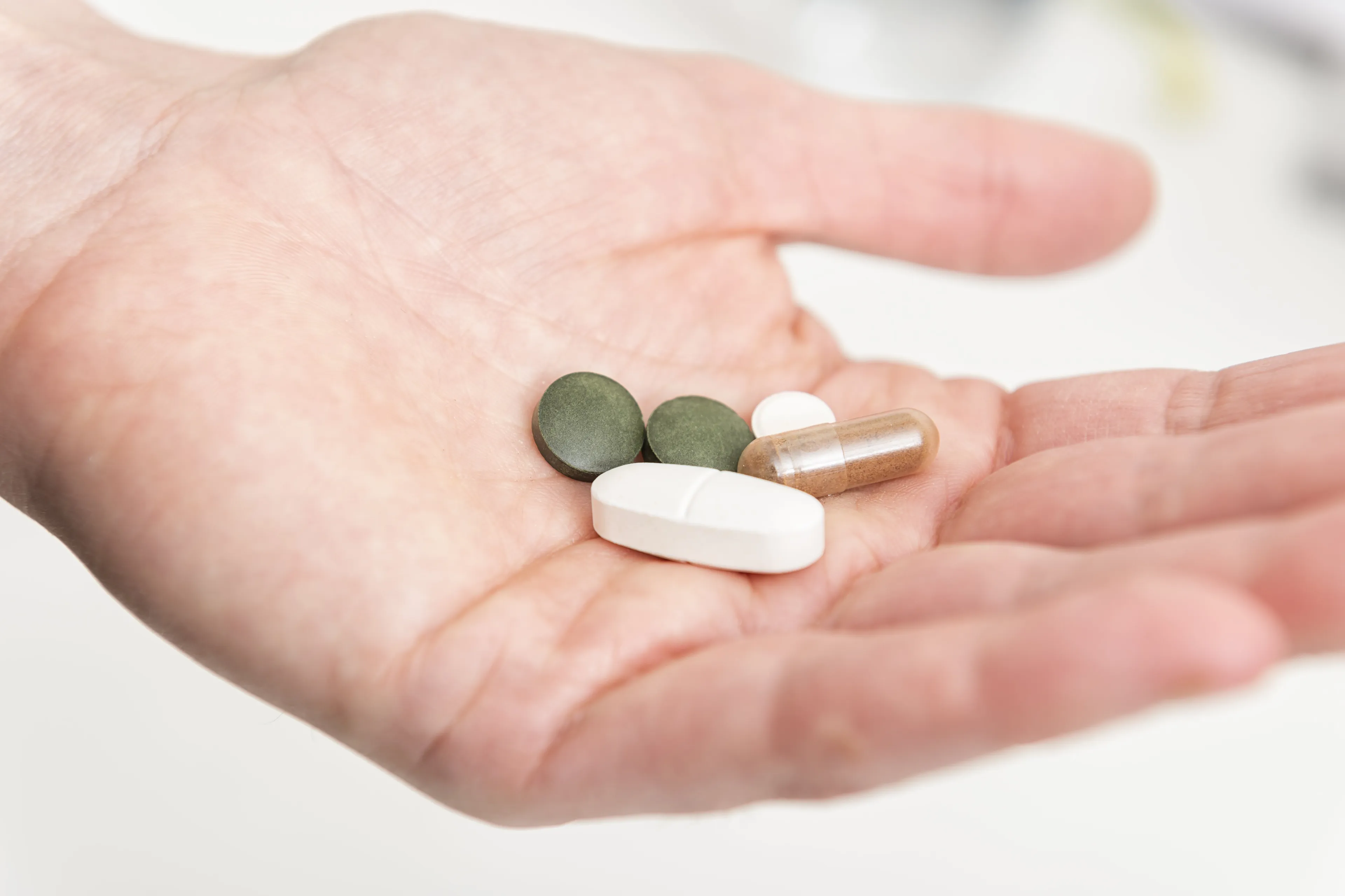 Voedingssupplementen veroorzaken vaker leverschade: "Ingrediëntenlijst klopt niet"