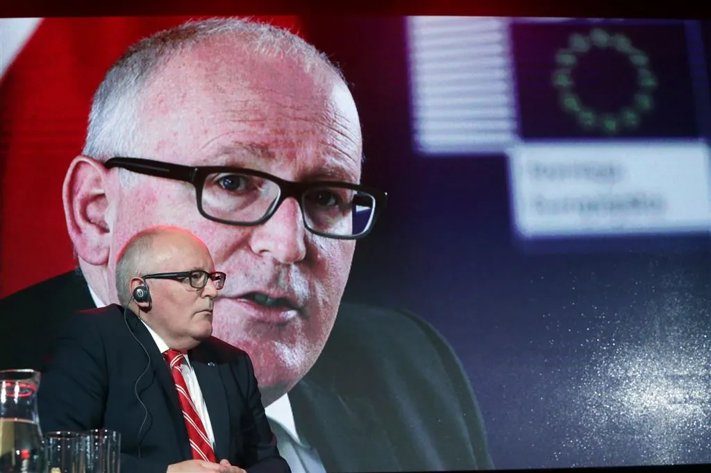 brussel pareert poolse kritiek op timmermans1496056575