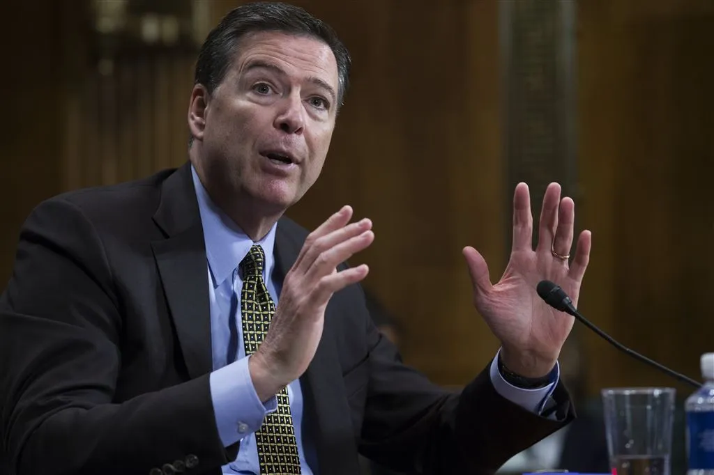 comey stuurt medewerkers fbi afscheidsbrief1494474729