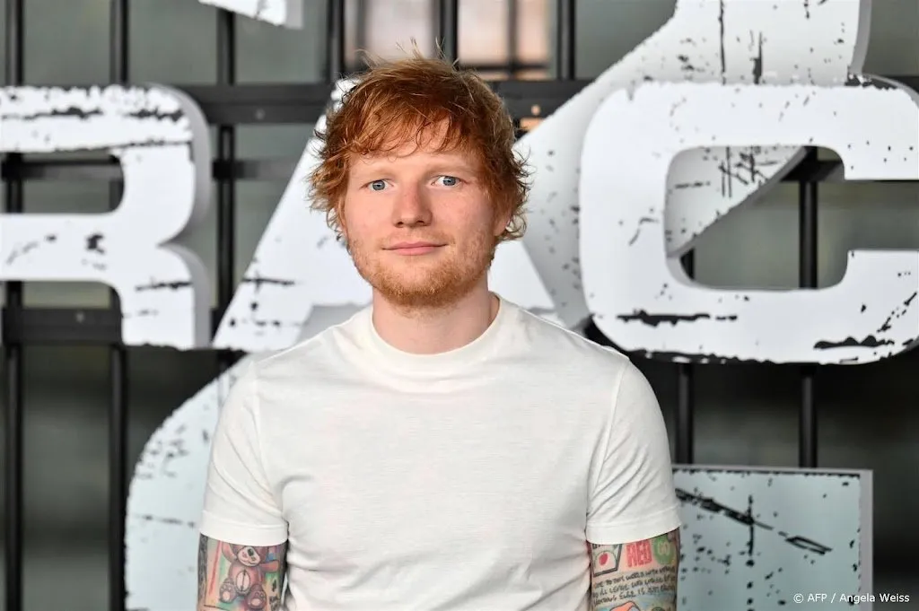 Ed Sheeran veilt onderbroeken voor goed doel