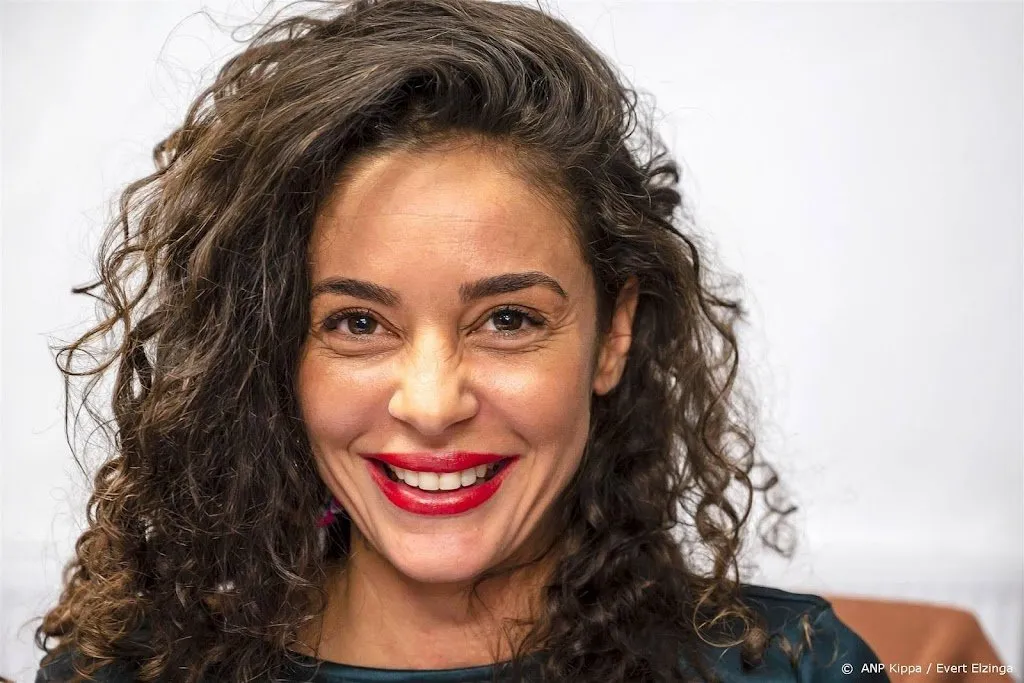 Fajah Lourens verkoopt villa en emigreert naar Spanje