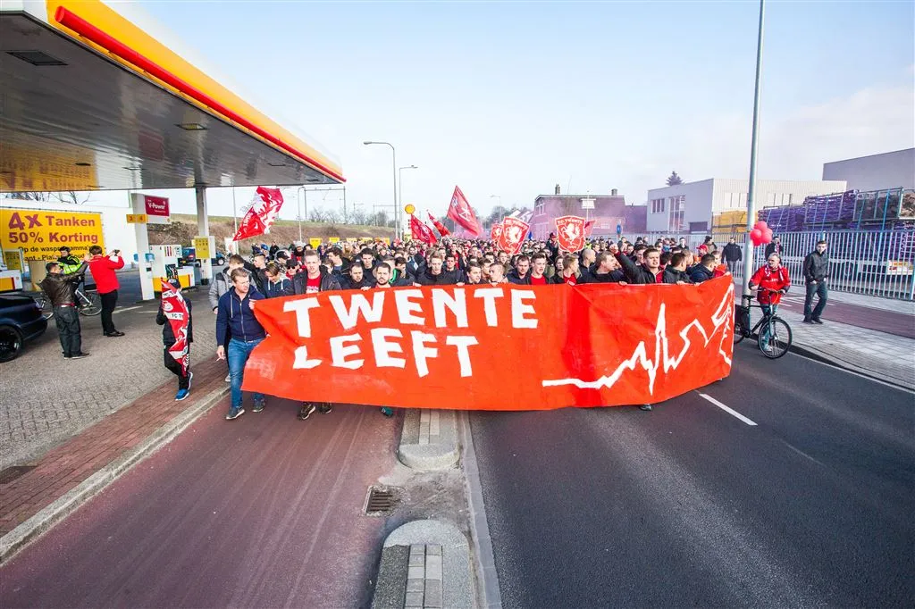 fc twente blijft in eredivisie voetballen1466167928