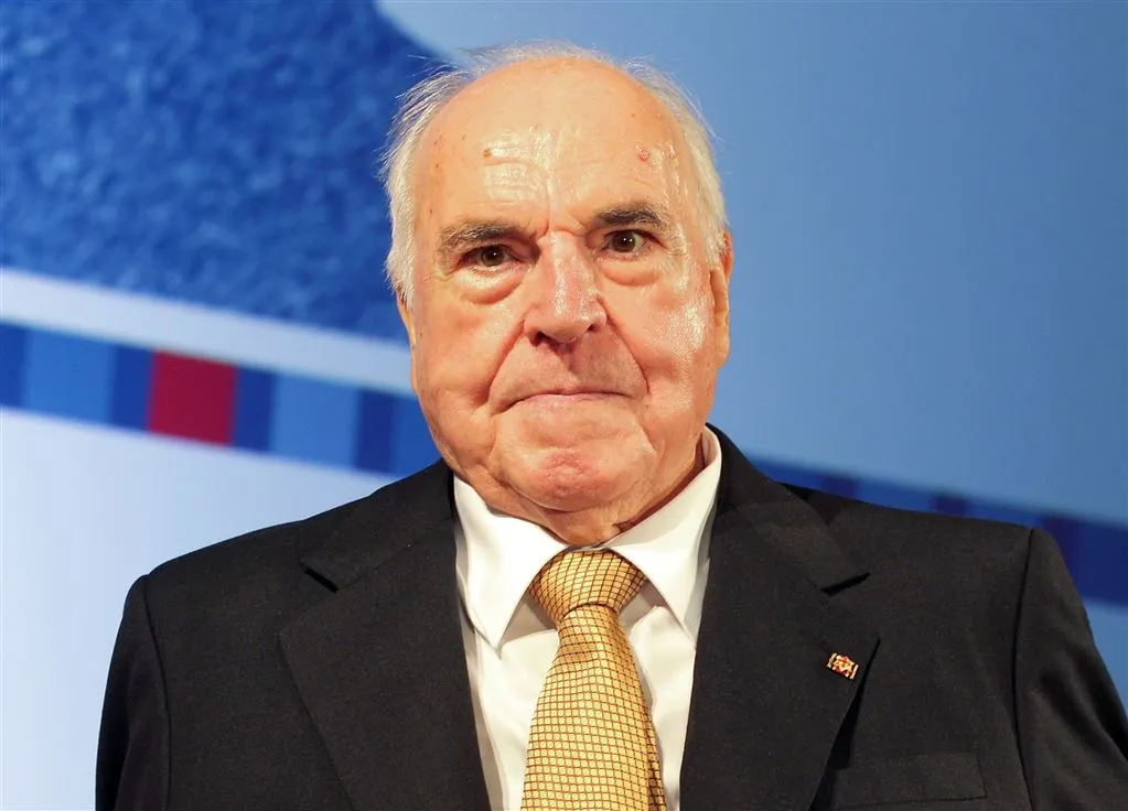 helmut kohl krijgt staatsbegrafenis eu1497804766