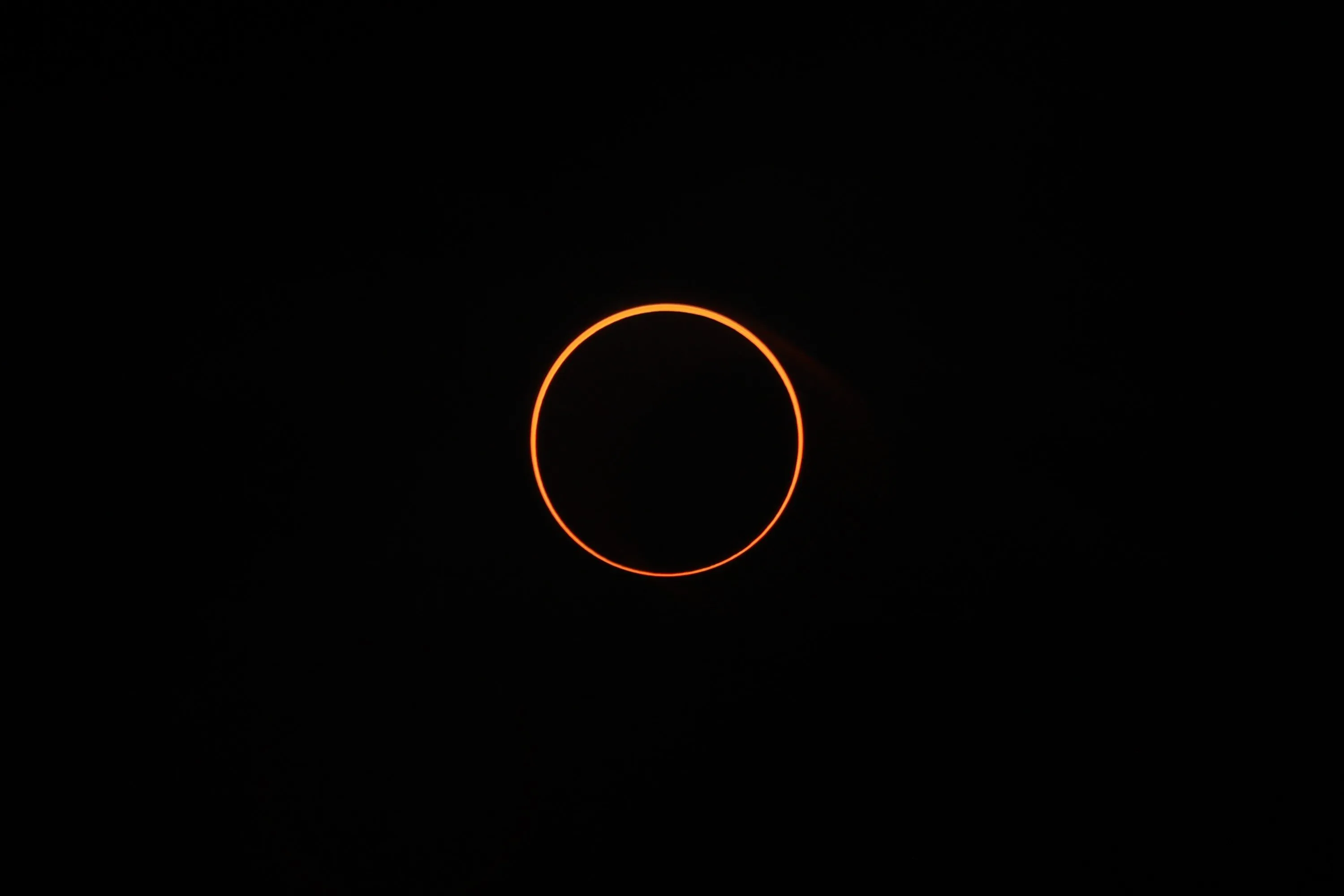 Beelden van bijzondere zonsverduistering in Azië