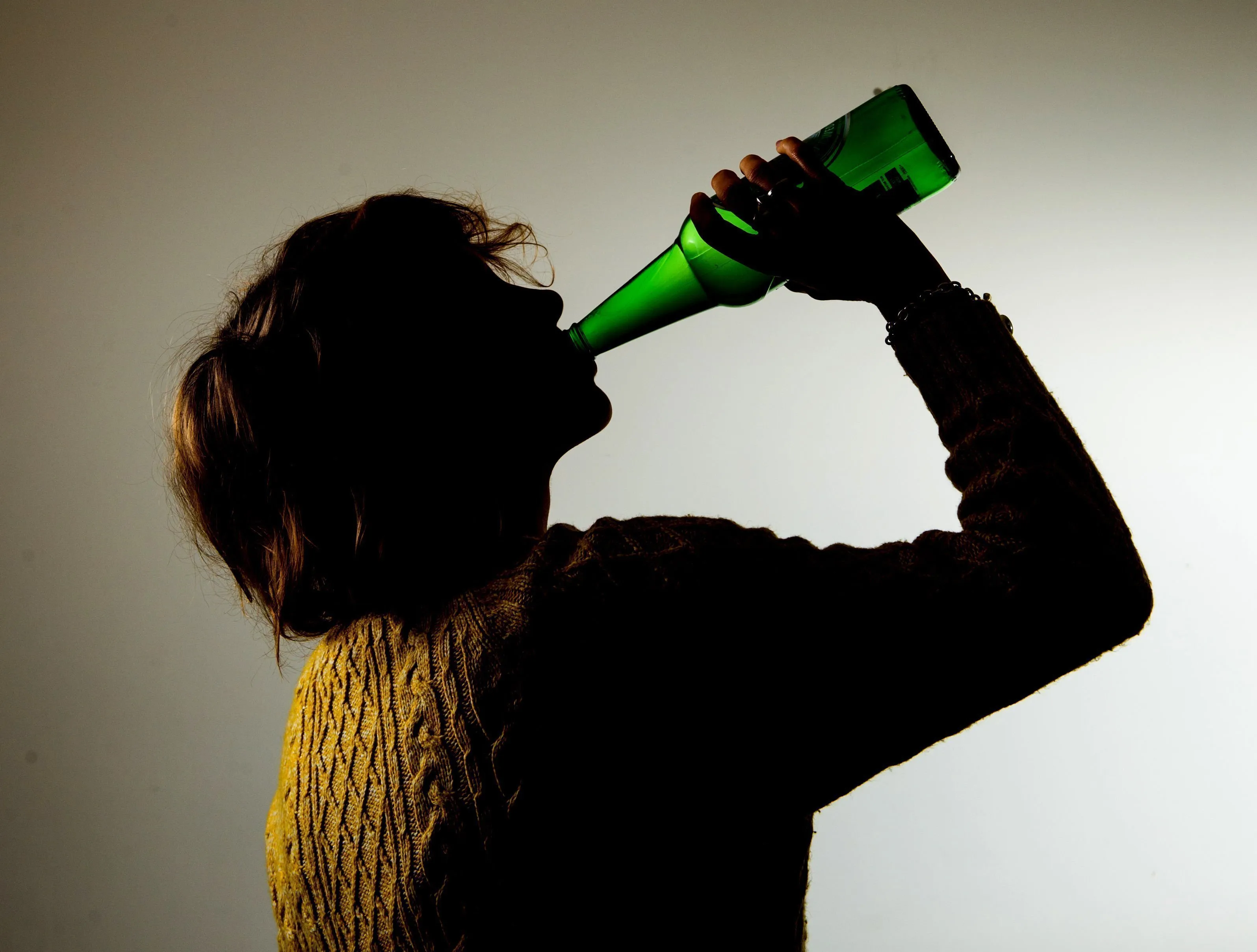 Onderzoek: vrouwen die drinken hebben meer last van menstruatie