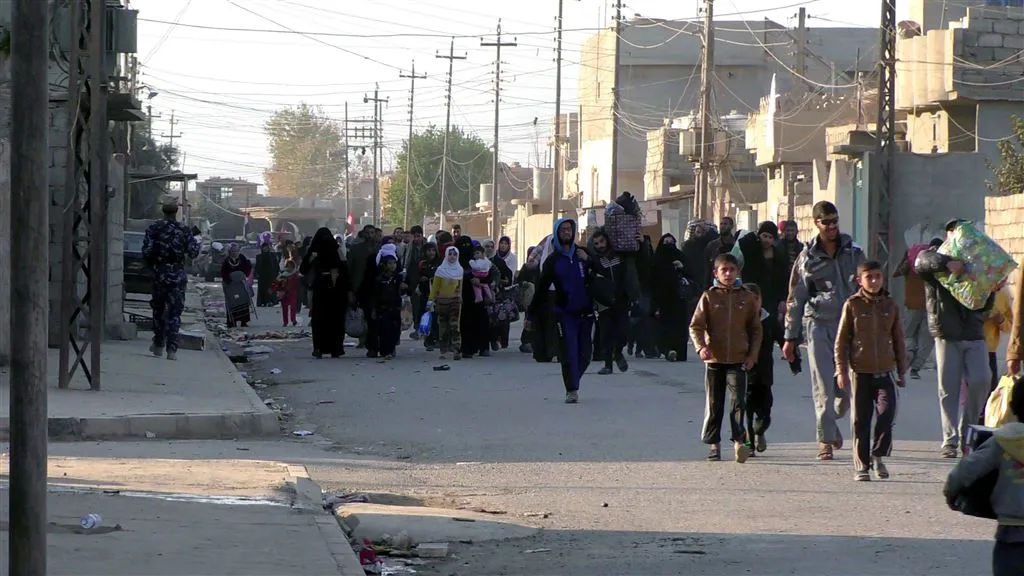 islamitische staat voert duizenden weg1478605940