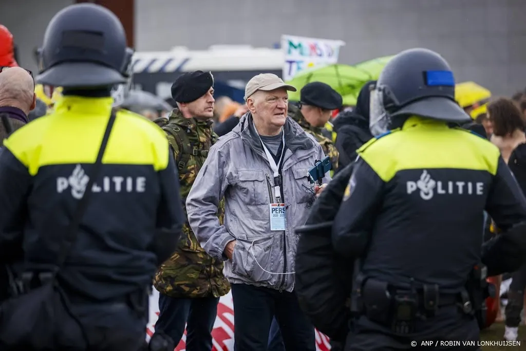Karskens van Ongehoord Nederland opgepakt bij demonstratie