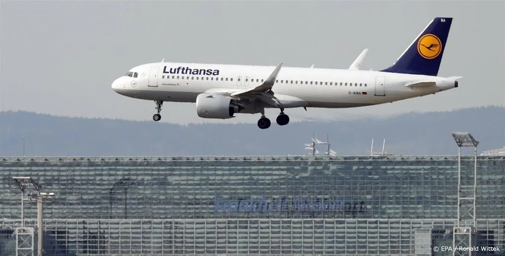 lufthansa schrapt ook deze zomer vluchten door personeelstekort1676632117