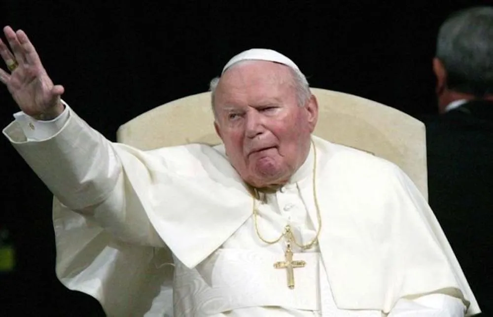 Paus Johannes Paulus II wist van pedofiele priesters en besloot niks te doen
