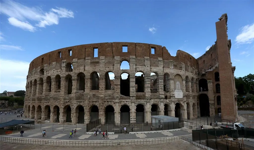 meer beveiliging bij colosseum en vaticaan1470227302