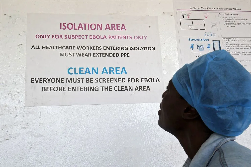 mogelijk 816 guineeers in contact met ebola1458617346