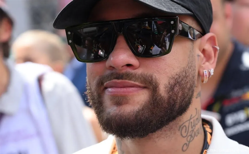 Neymar krijgt miljoenenboete voor aanleggen meer bij zijn villa