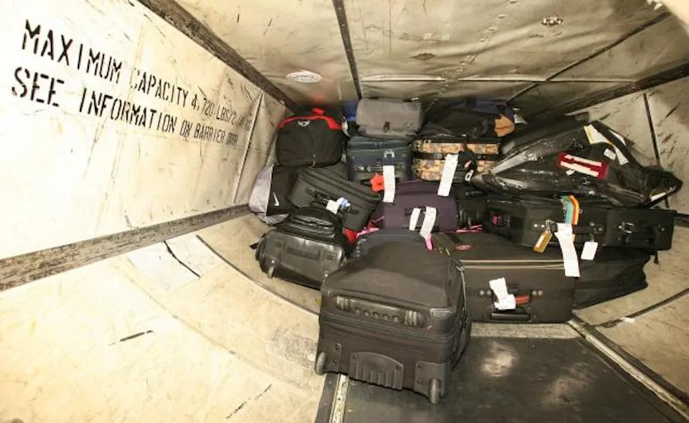 Journalist undercover bij bagageafhandeling Schiphol: 'Dit is het zwaarste werk dat ik ooit heb gedaan'
