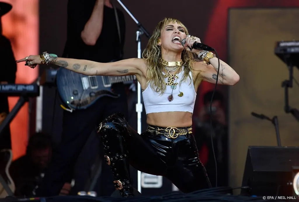 Miley Cyrus doet boekje open over drank- en drugsgebruik