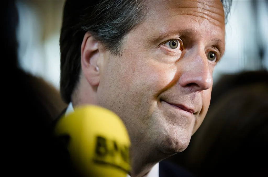 pechtold kabinet dat links en rechts verbindt1495018086