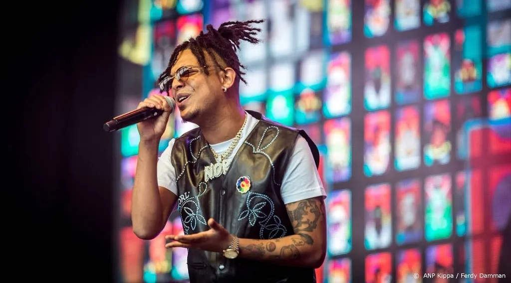 Platenlabel Top Notch breekt met rapper Ronnie Flex