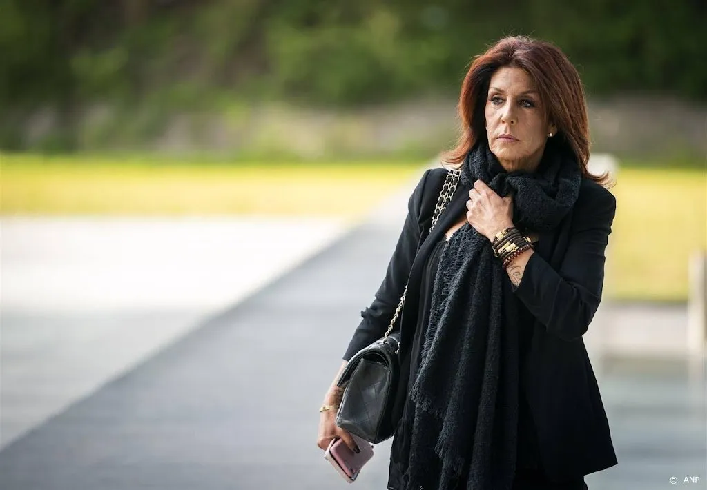 Rachel en Roxeanne Hazes voor de rechter om Hazes-erfenis
