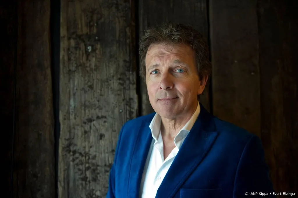 Robert ten Brink betaalt smeergeld in Tanzania