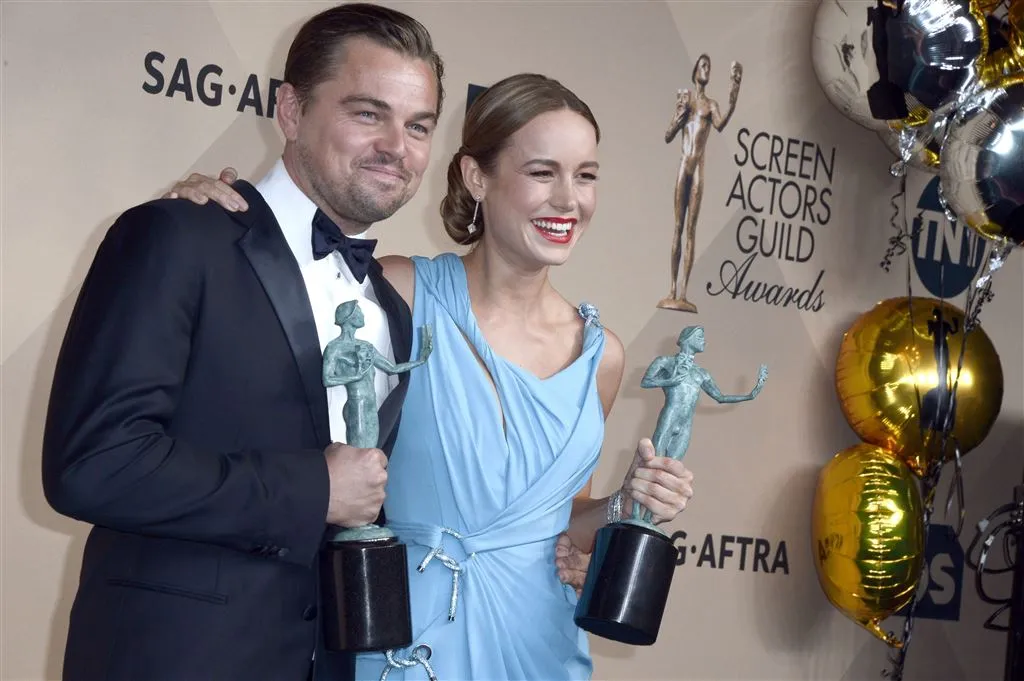 sag awards voor dicaprio en larson1454221458